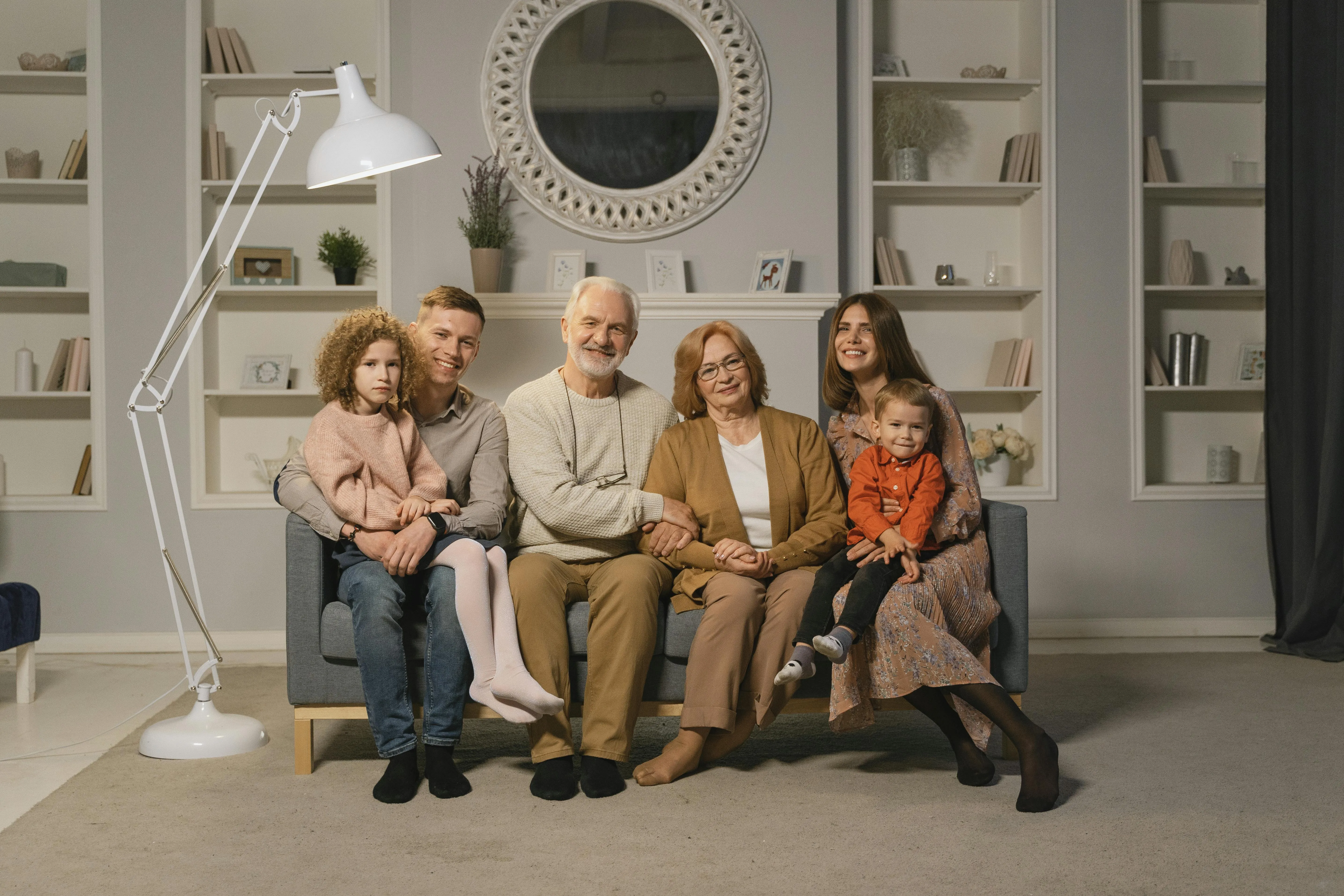15 Things Every Family Did at Home in the 1950s That Are Rare Today