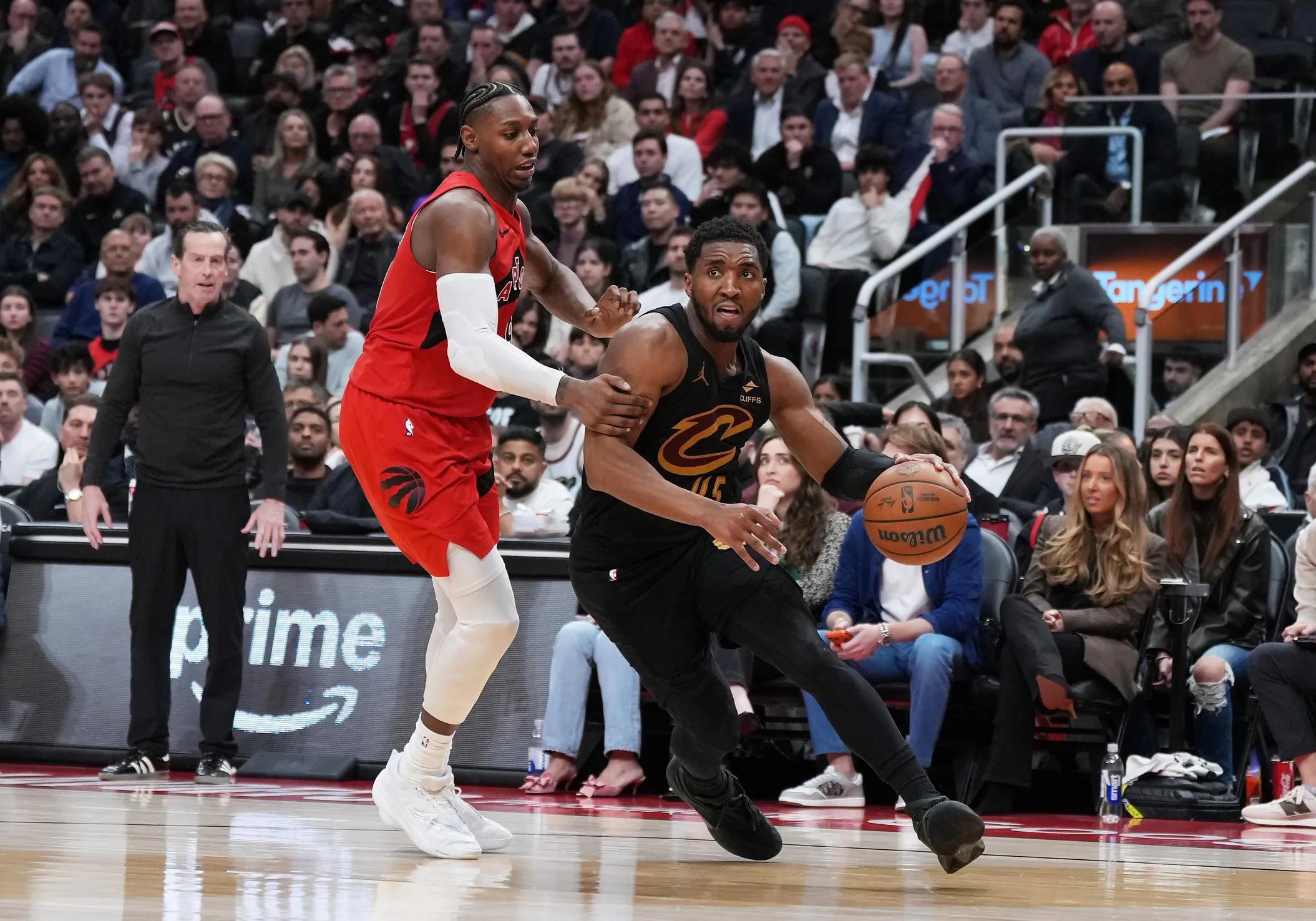 Mitchell Compares Barrett’s Buzzer-Beater to Leonard’s Iconic Playoff Shot