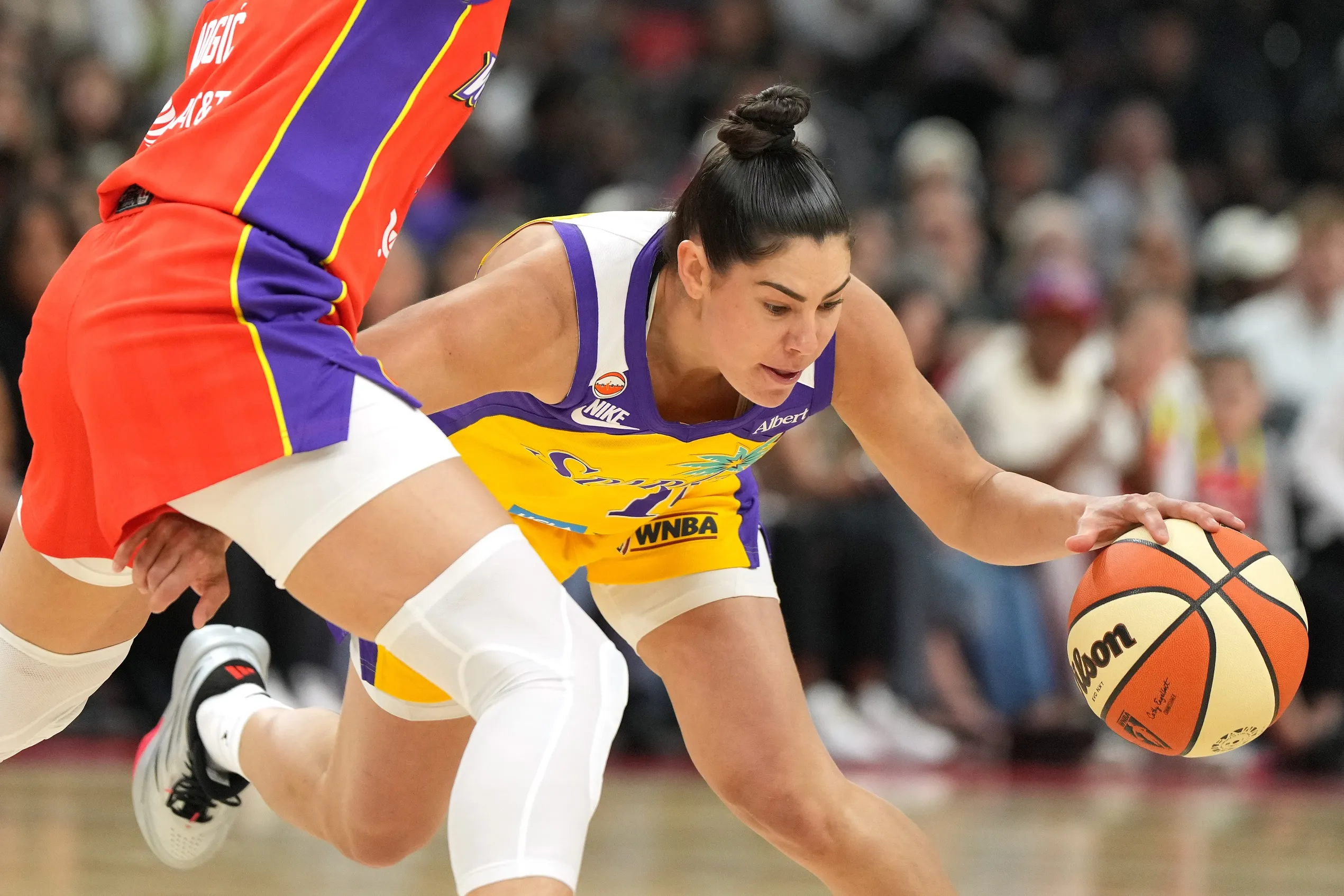Kelsey Plum’s Leg Injury Raises Concern After Hot Start With Sparks