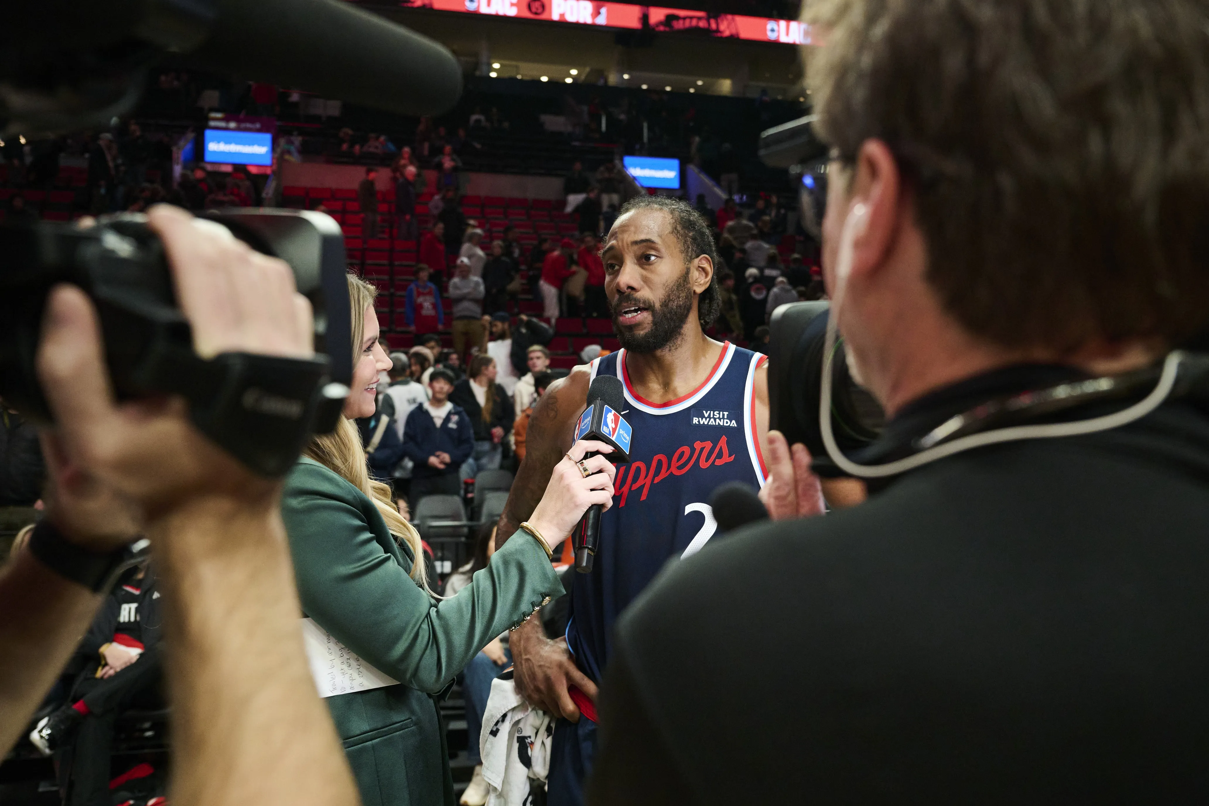 Clippers Turn Back the Clock as Leonard Finishes Off Blazers