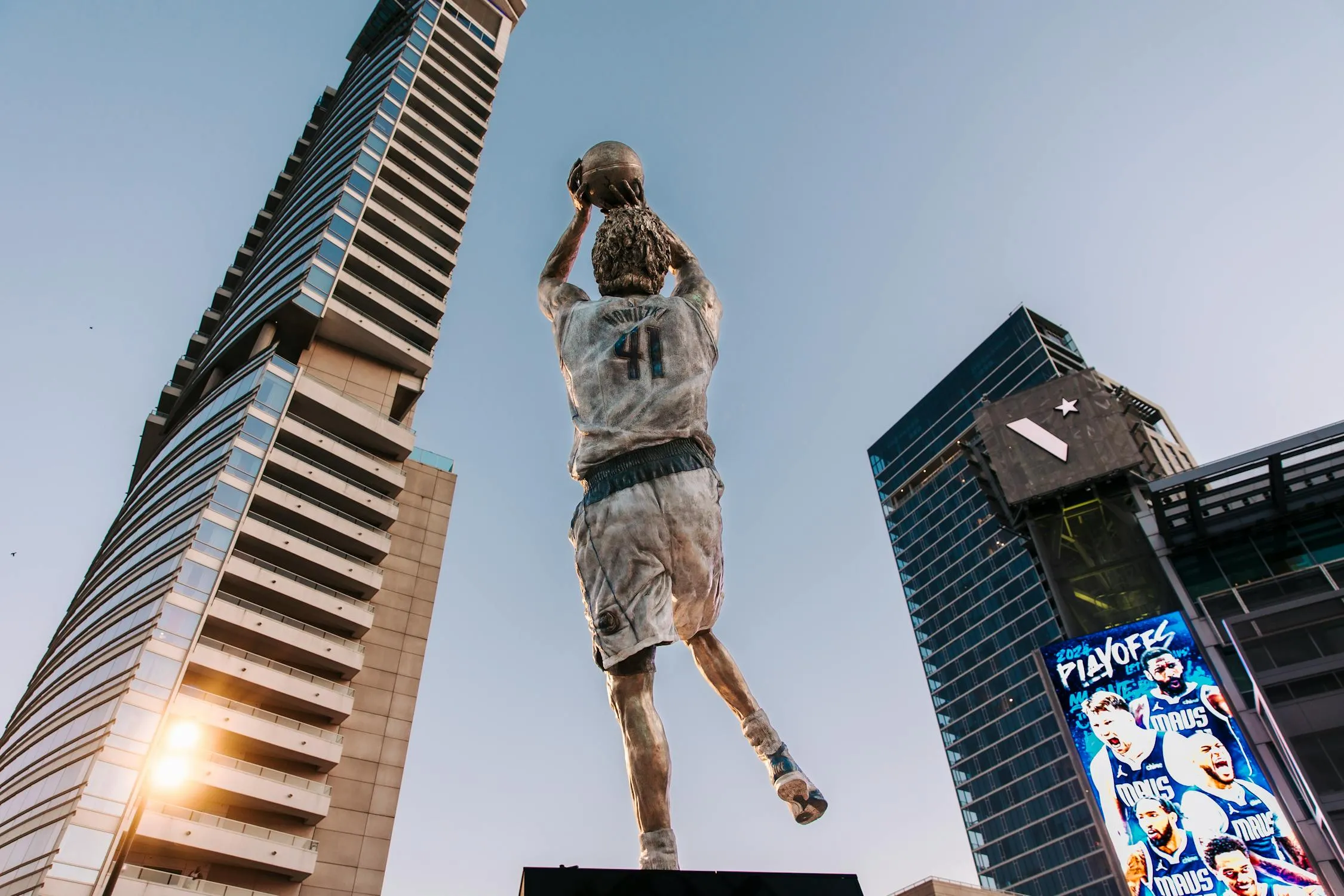 20 Greatest NBA Players to Ever Step on the Court