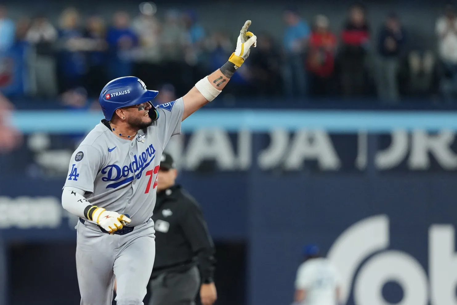 Miguel Rojas Returns for Final Season with Dodgers, Eyes Bobblehead Honor
