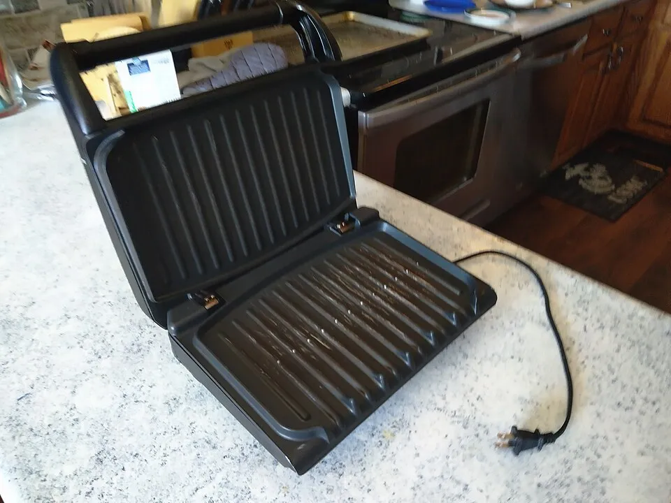 Roastedbeanz1 on Wikimedia Commons