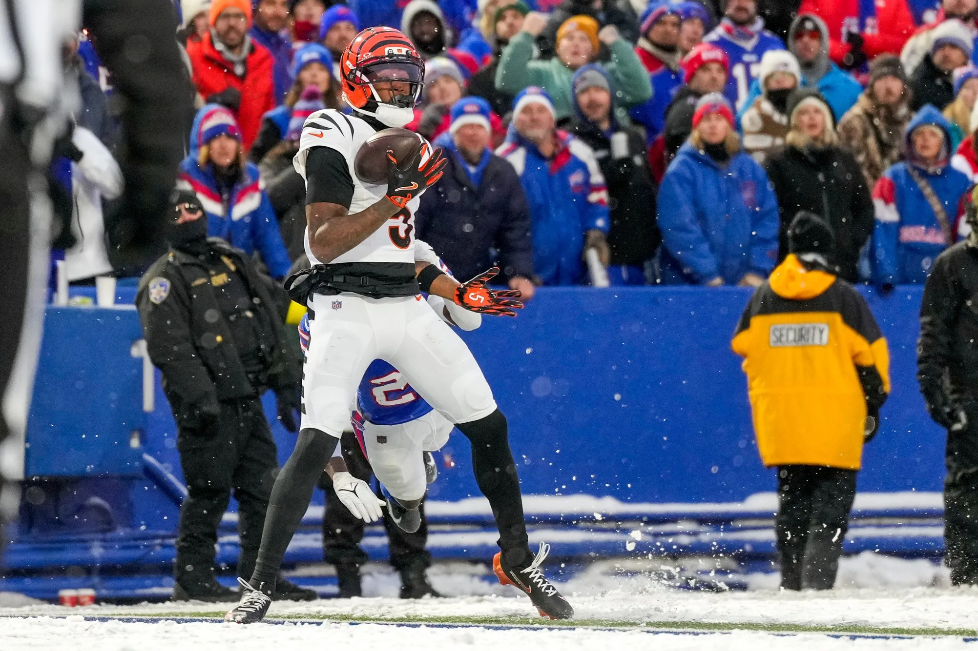 Tee Higgins’ Injury Clouds Bengals’ Playoff Hopes Against Buffalo