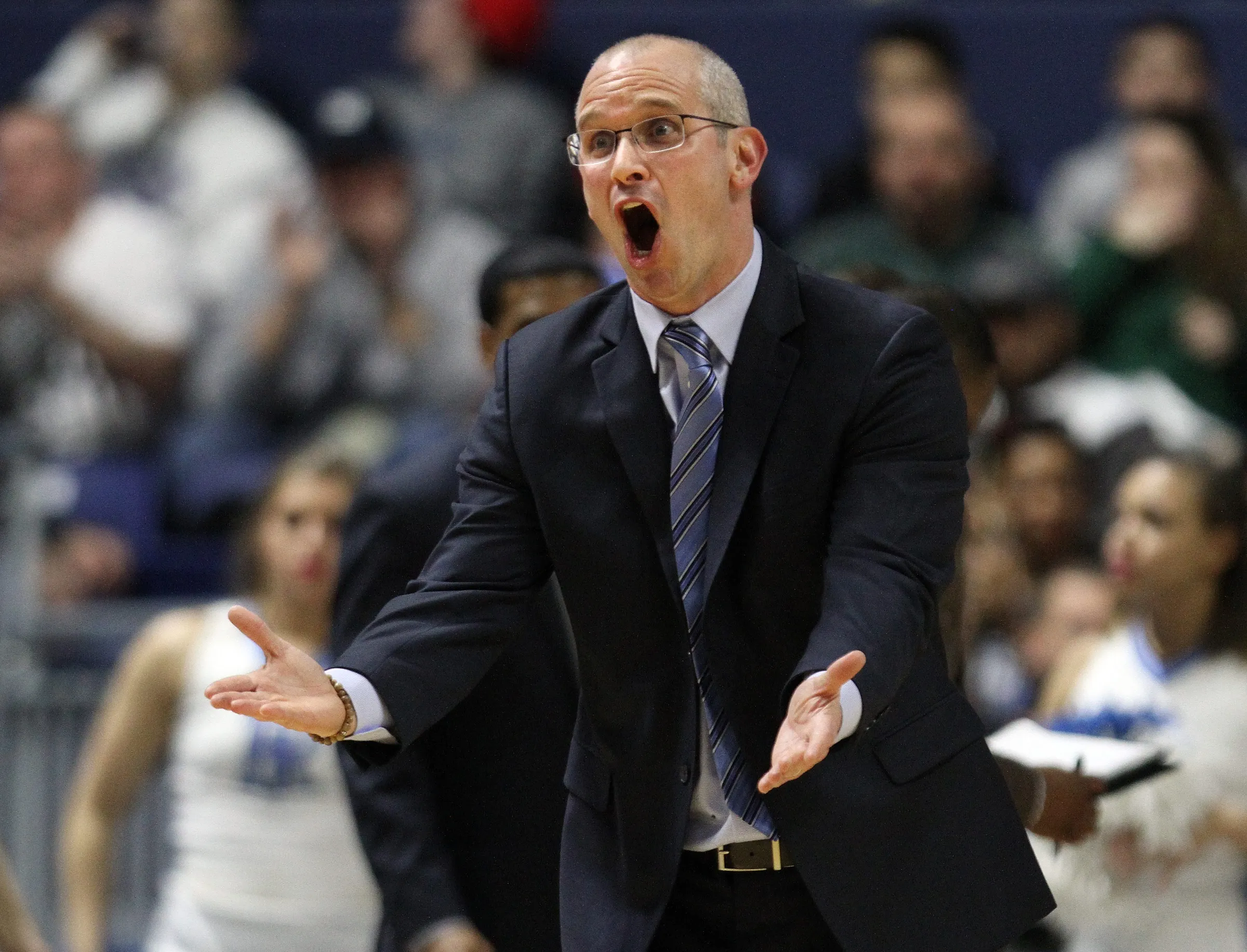 Dan Hurley’s Uniform Focus Highlights UConn’s Detail-Driven Approach Ahead of Illinois