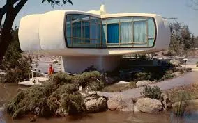 Image from Iconic Houses 