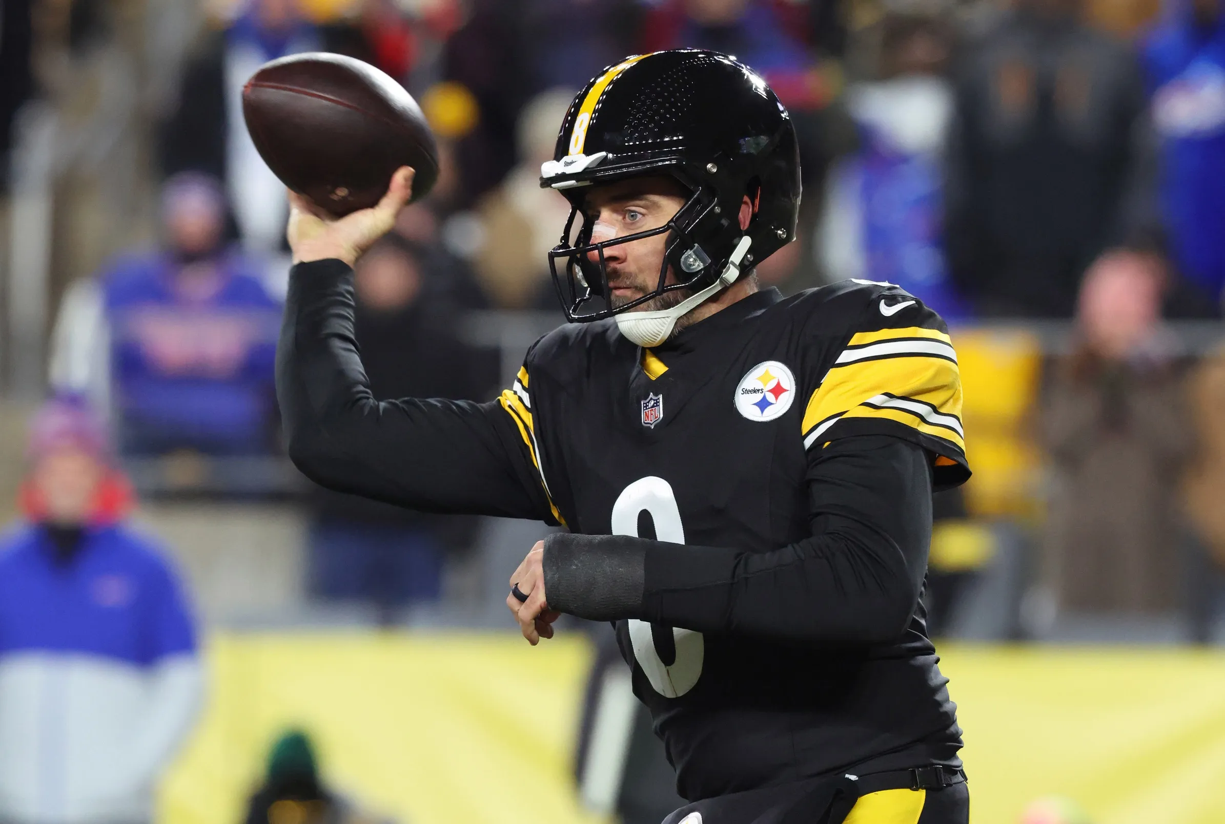 Steelers Hope Aaron Rodgers Can Lead in Crucial AFC North Clash With Ravens