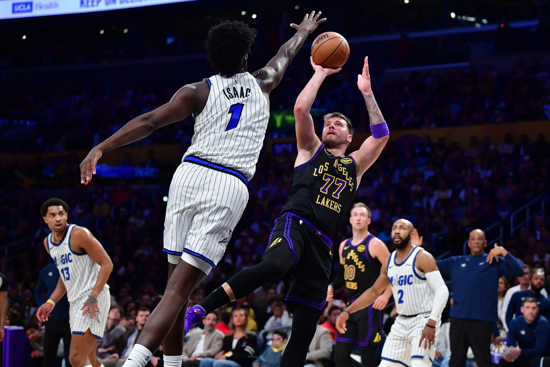 Lakers’ Late Collapse Raises Questions After Loss to Magic