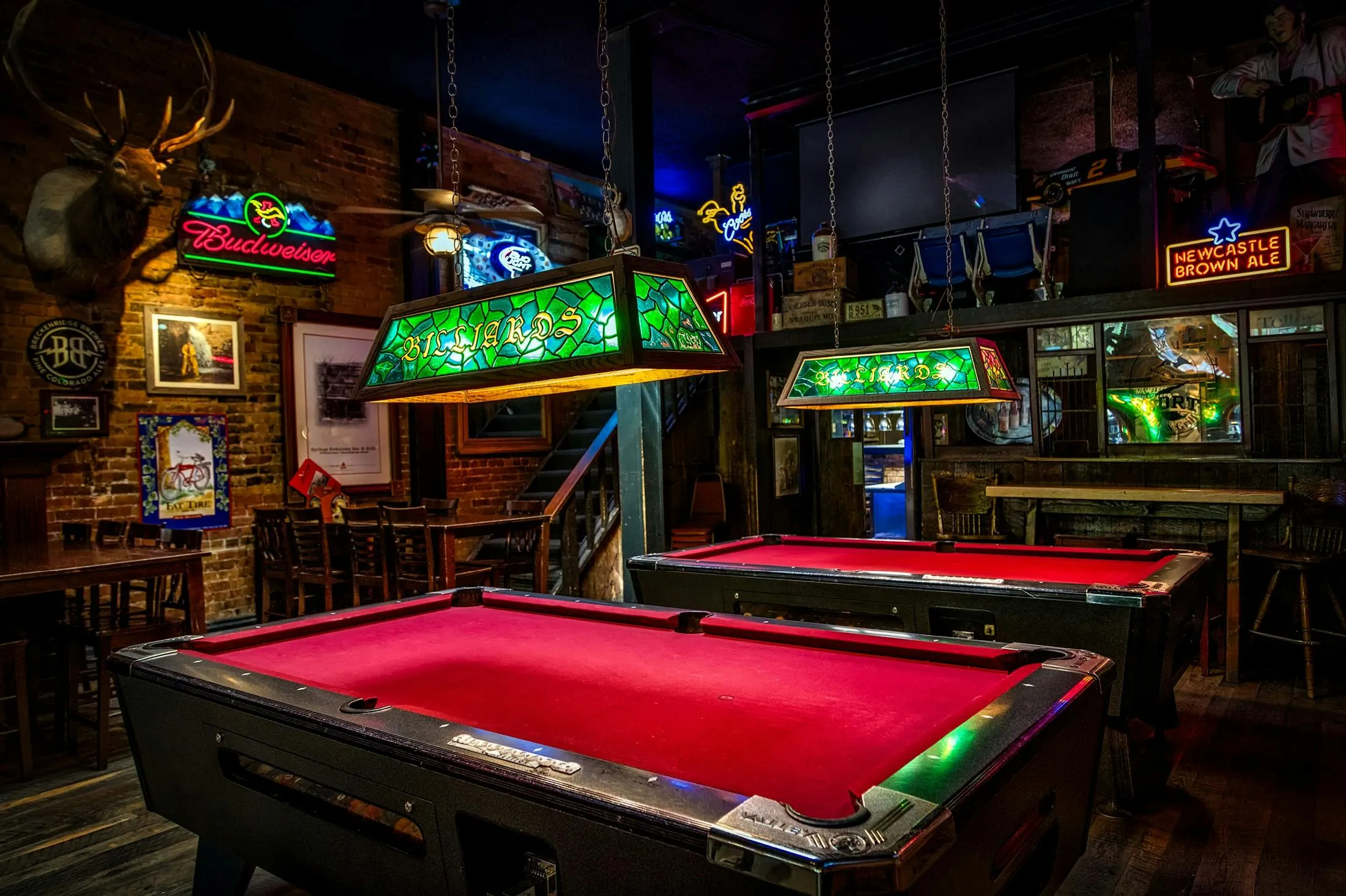 15 Popular Hangout Spots From the 1960s That Disappeared