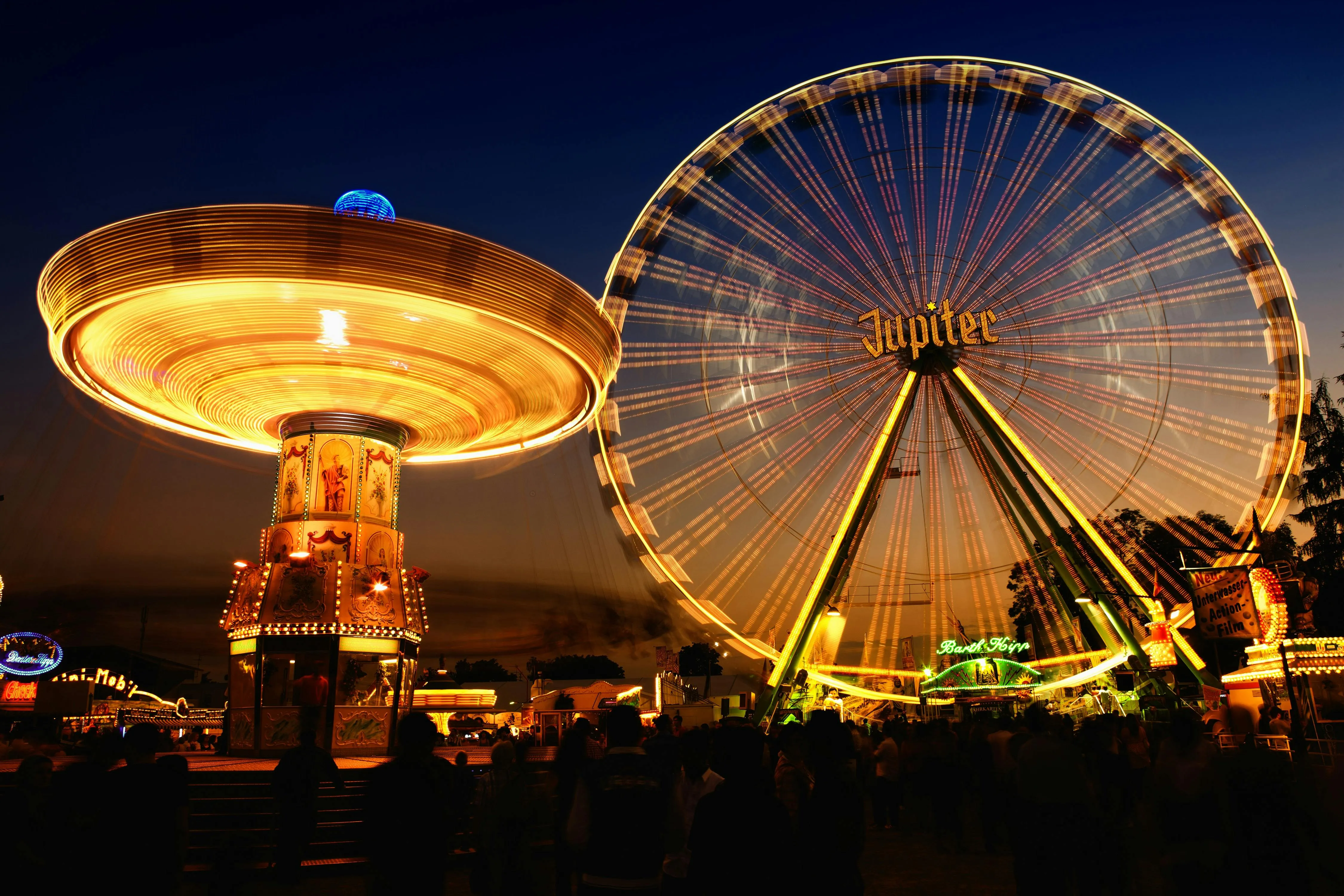 12 Theme Park Ads That Made the Place Look Magical