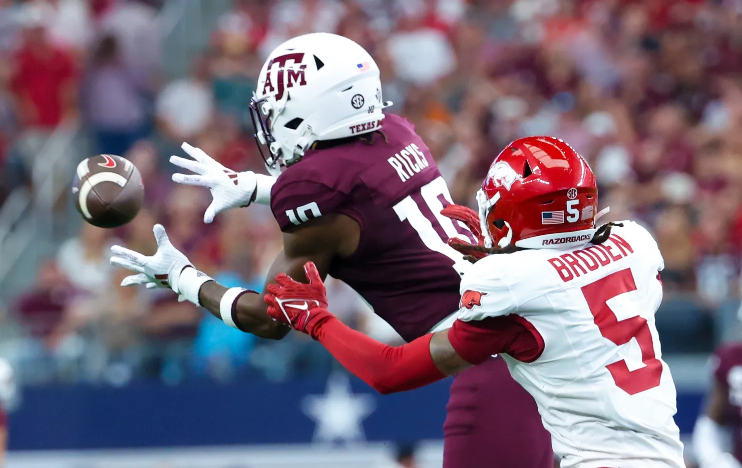 Seahawks Experiment With Position Switch as Broden Moves to Cornerback
