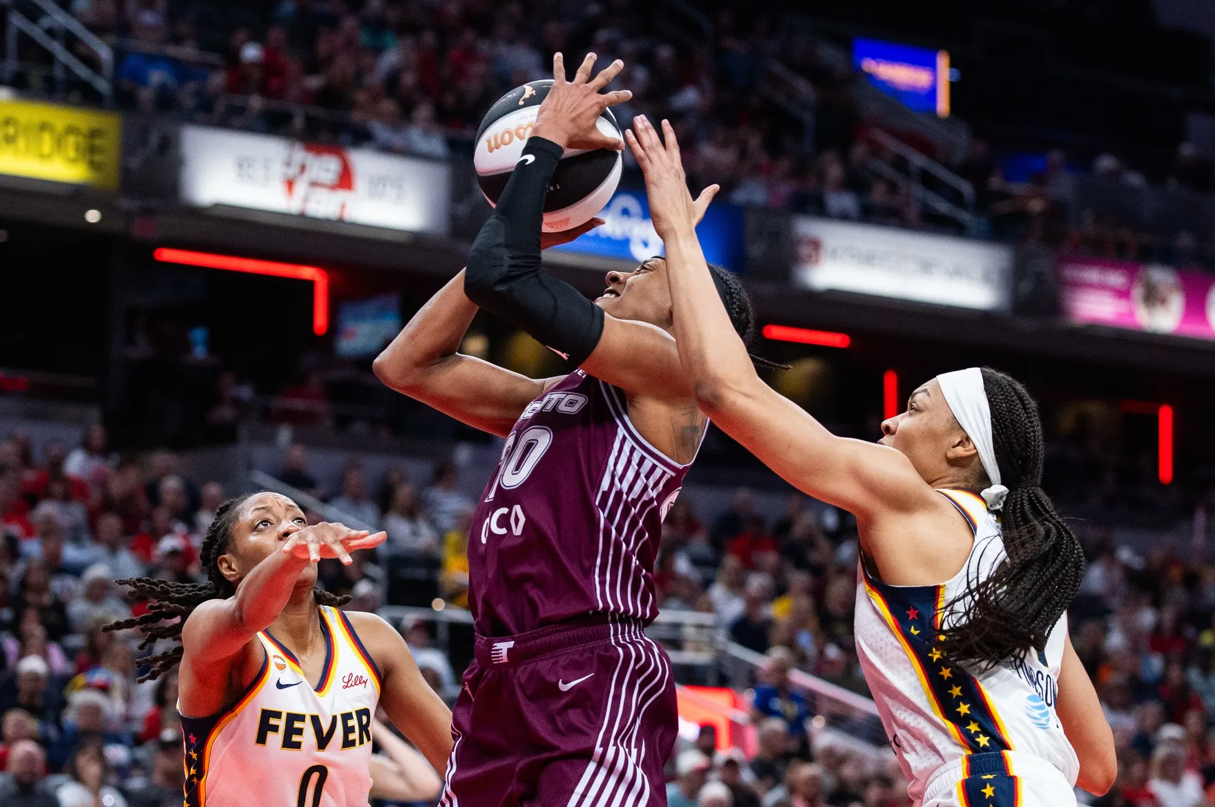 Sandy Brondello Concerned After Brittney Sykes Suffers Injury in Tempo Loss