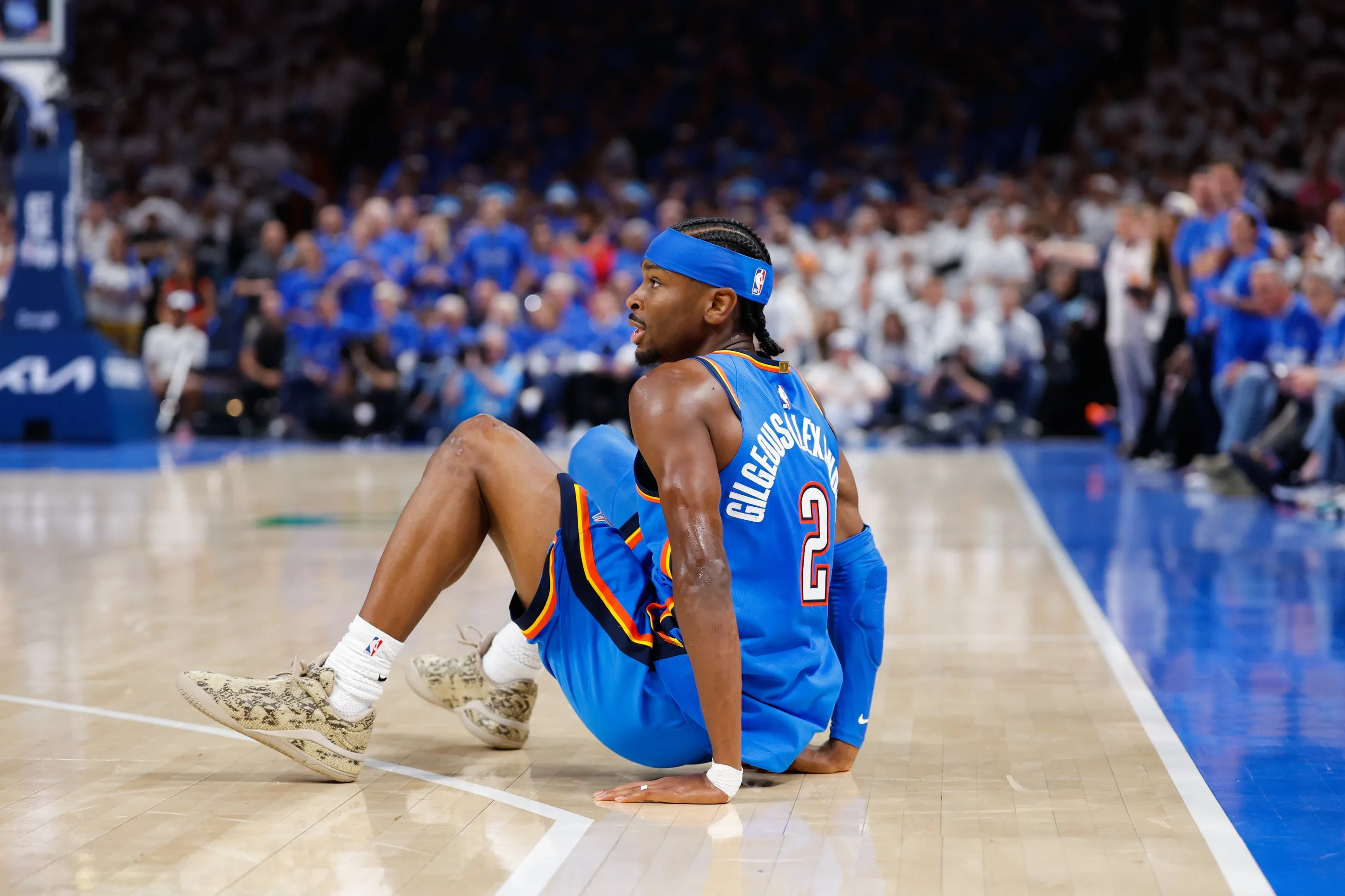 Gilgeous-Alexander Leads Thunder as Emotional Game 2 Levels Spurs Series