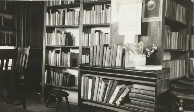 Scan by NYPL on Wikimedia Commons