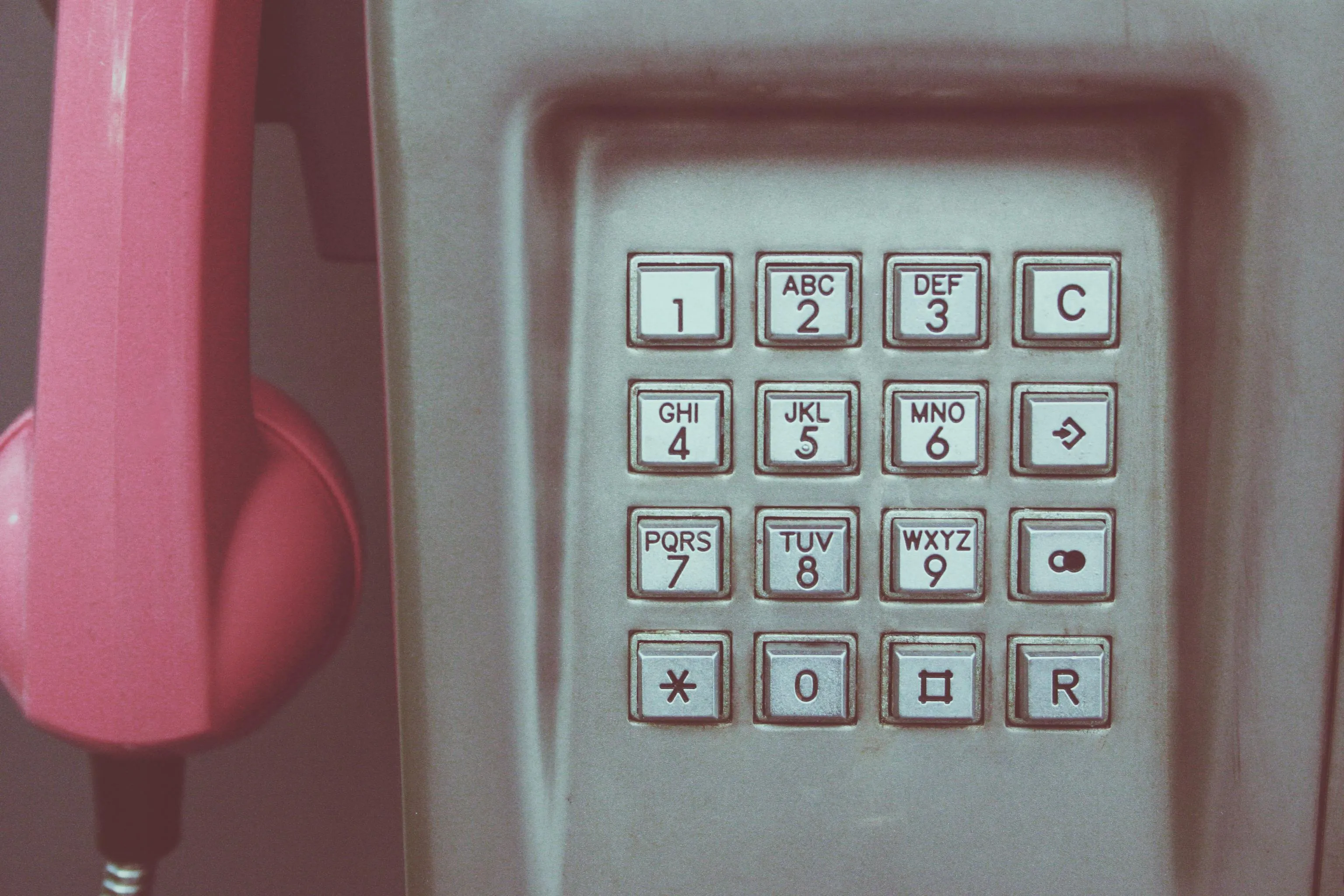 10 Ways People Remembered Phone Numbers Before Contact Lists