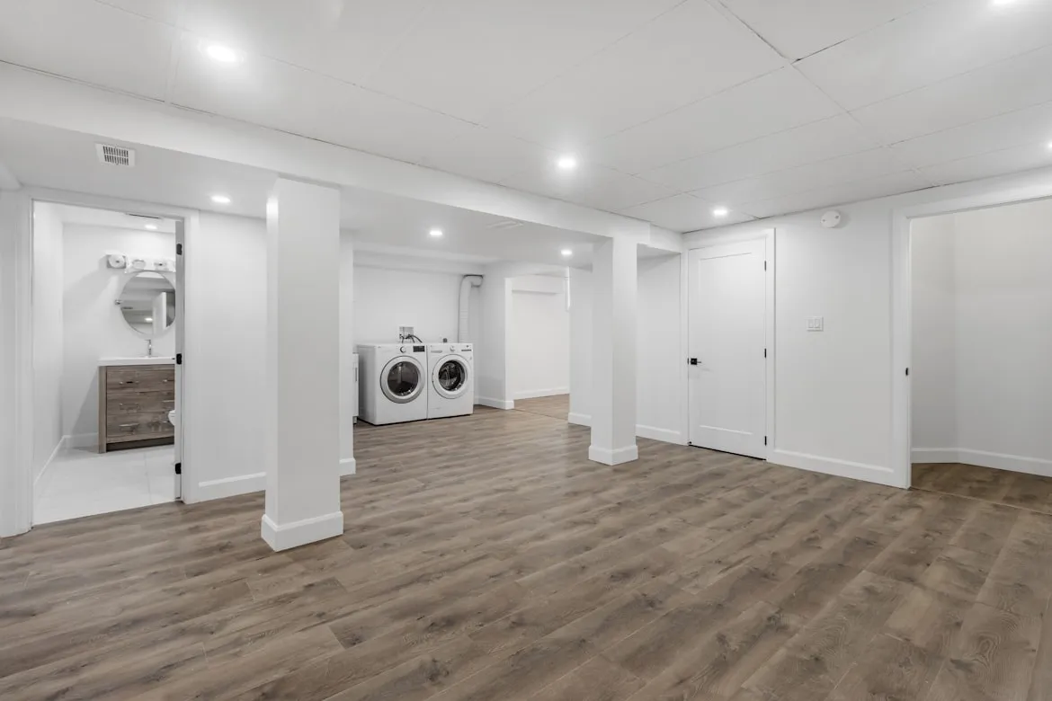 Point3D Commercial Imaging Ltd. from Unsplash