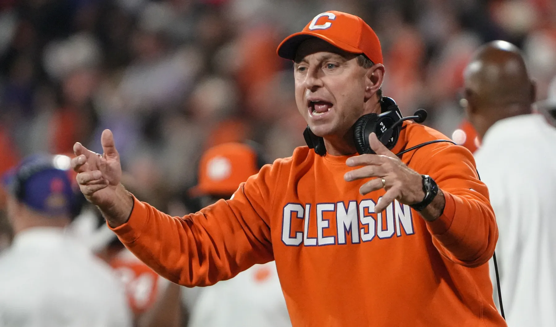 Clemson Shows Resilience in Louisville Win as Swinney Frames Future