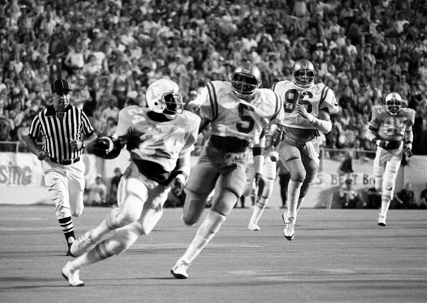 Seahawks Mourn Hall of Fame Safety Kenny Easley, a Franchise Standard-Bearer