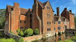Image from harvingtonhall.co.uk