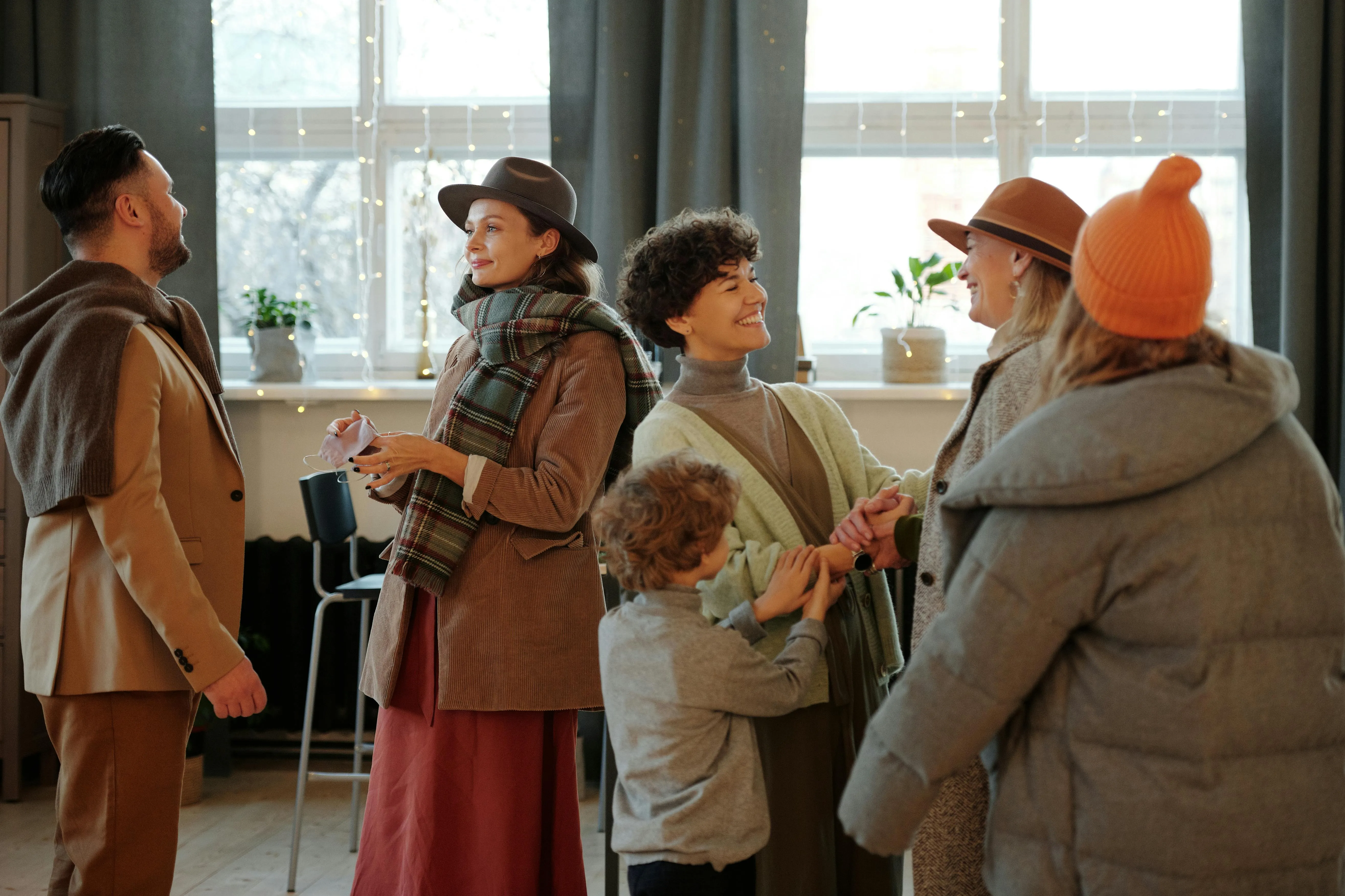 15 Things Every Family Did Before Guests Arrived in the 1960s That Disappeared