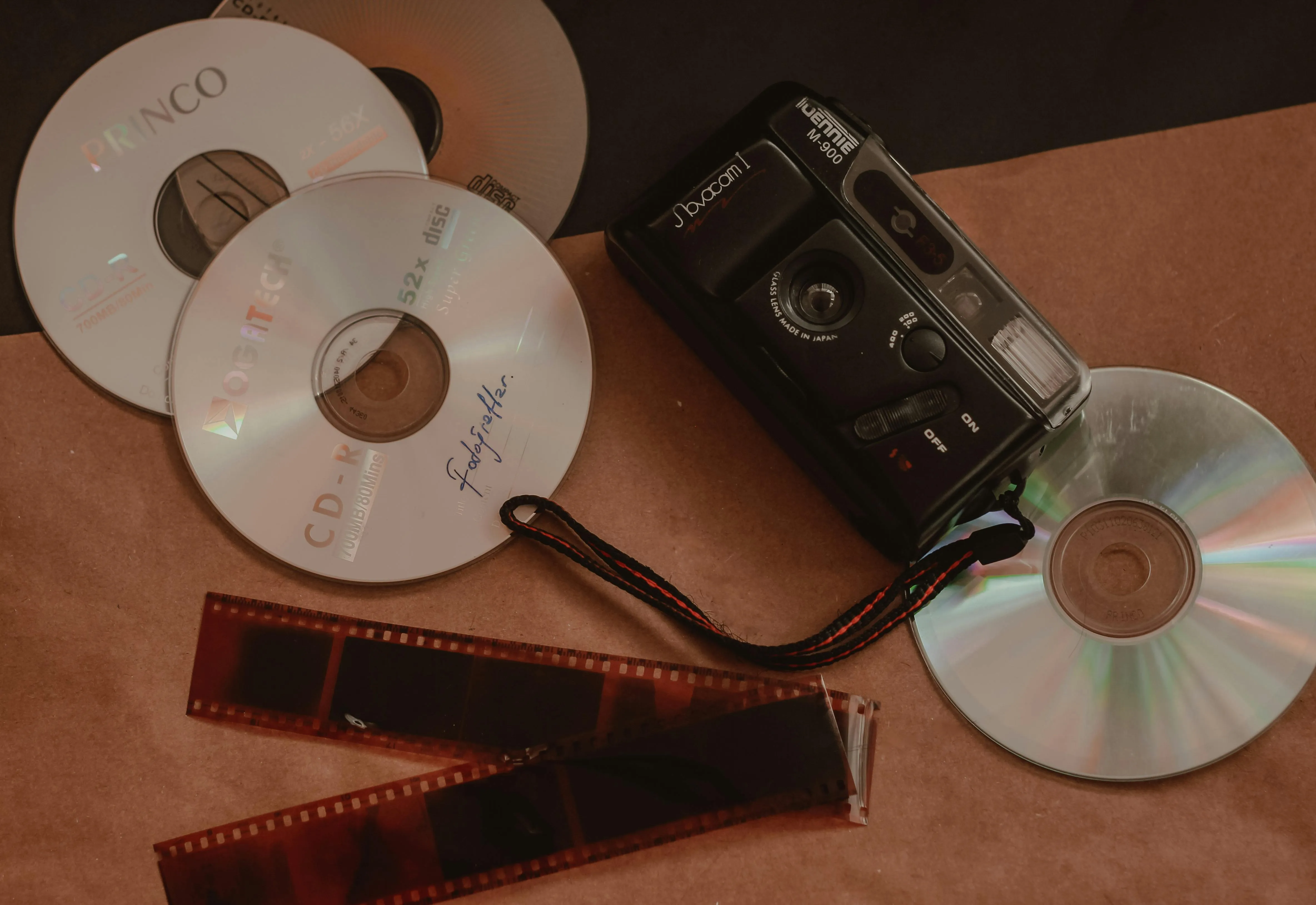 10 Habits from the ’90s That Are Weirdly Back in Style