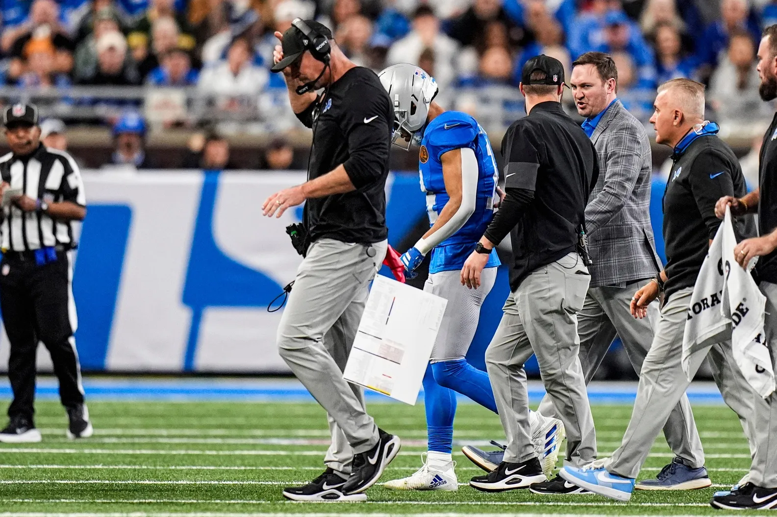 Lions Face Playoff Crucial Clash With Cowboys Amid Amon-Ra St. Brown Injury Uncertainty