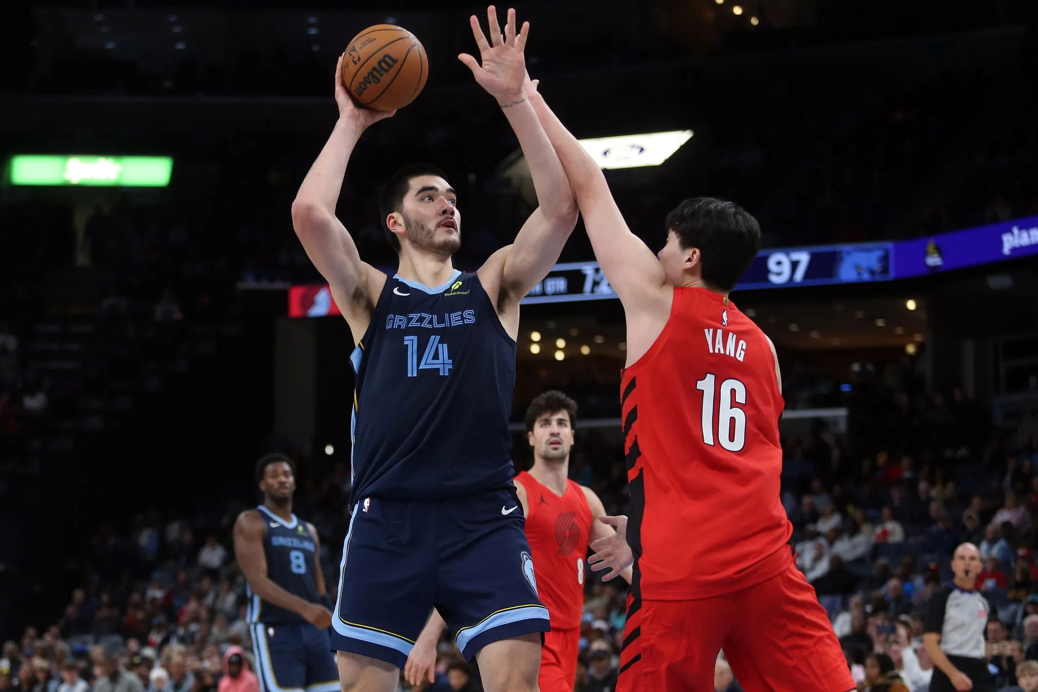 Grizzlies Lose Zach Edey to Ankle Injury, Adding to Season’s Strain