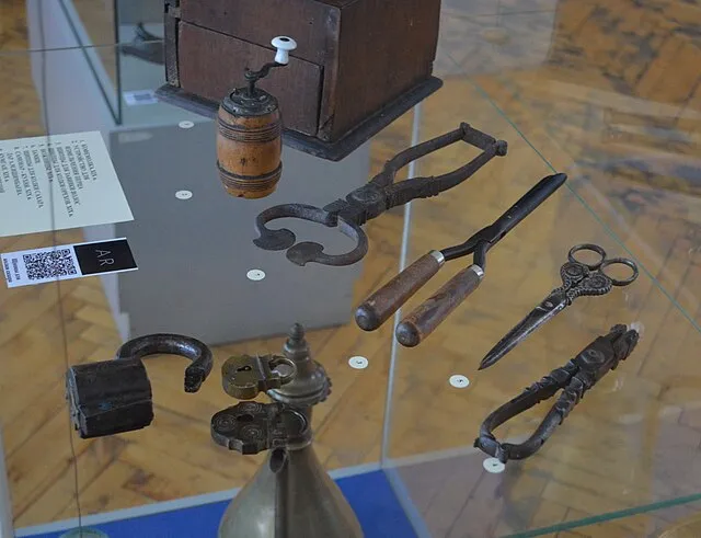 Лапоть on Wikimedia Commons