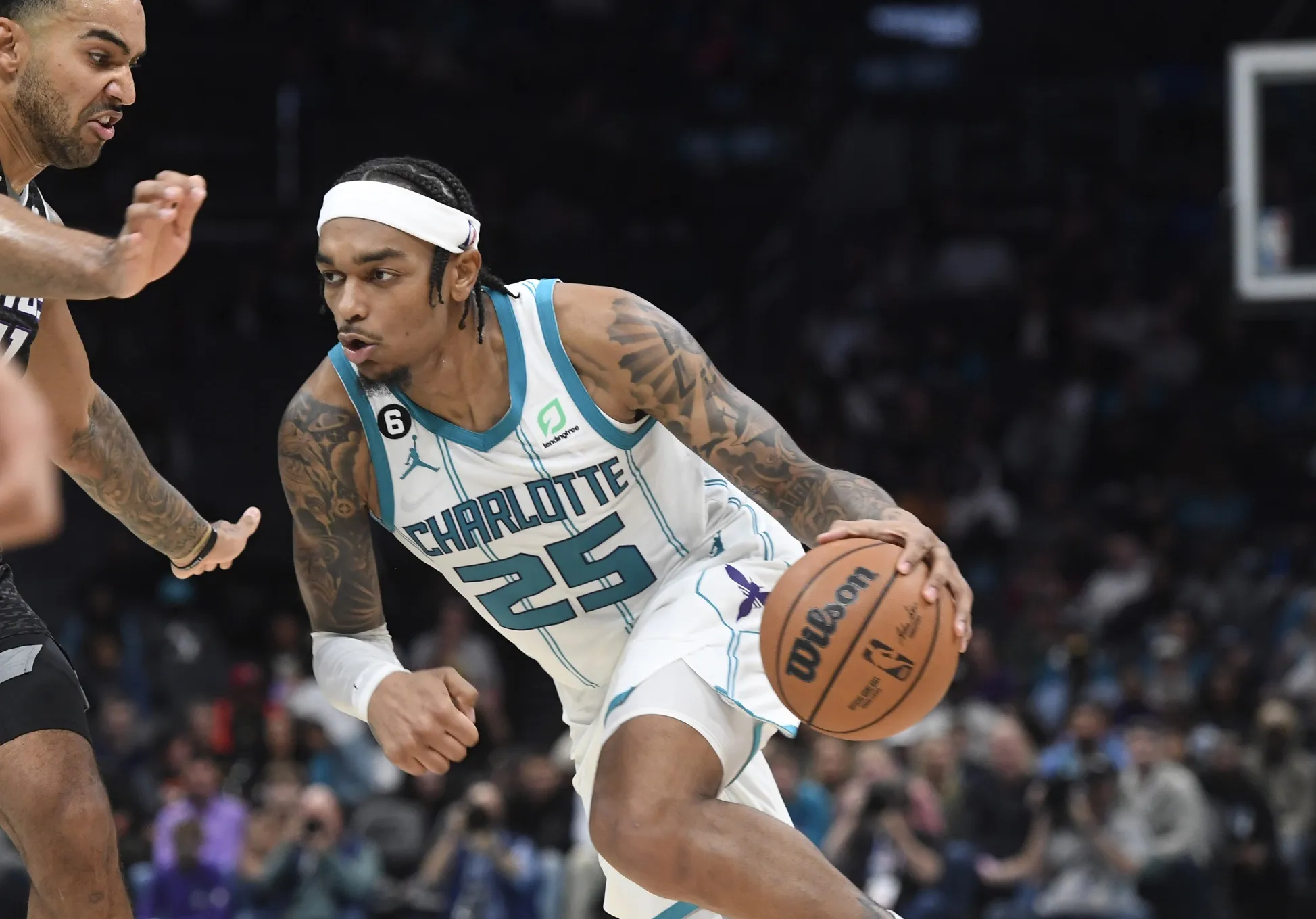 Mavericks Fall to Rockets as P.J. Washington Exits Early With Head Injury