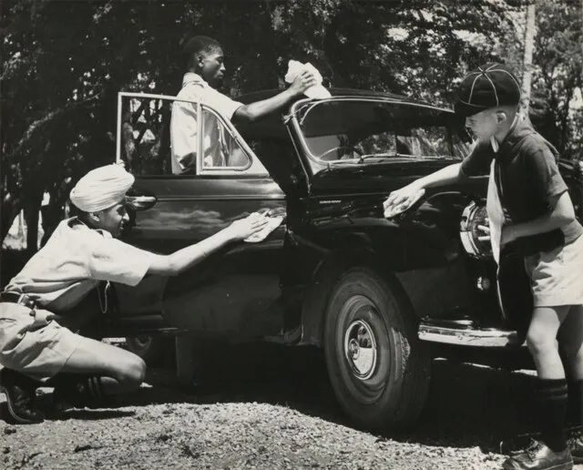 15 Household Chores Kids Had in the 1970s That Seem Strict Today