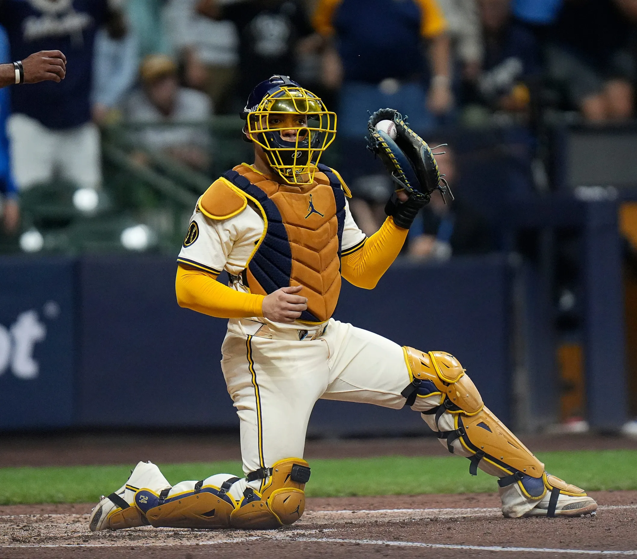 Brewers, Contreras Clash in Arbitration Over Catcher’s 2026 Salary