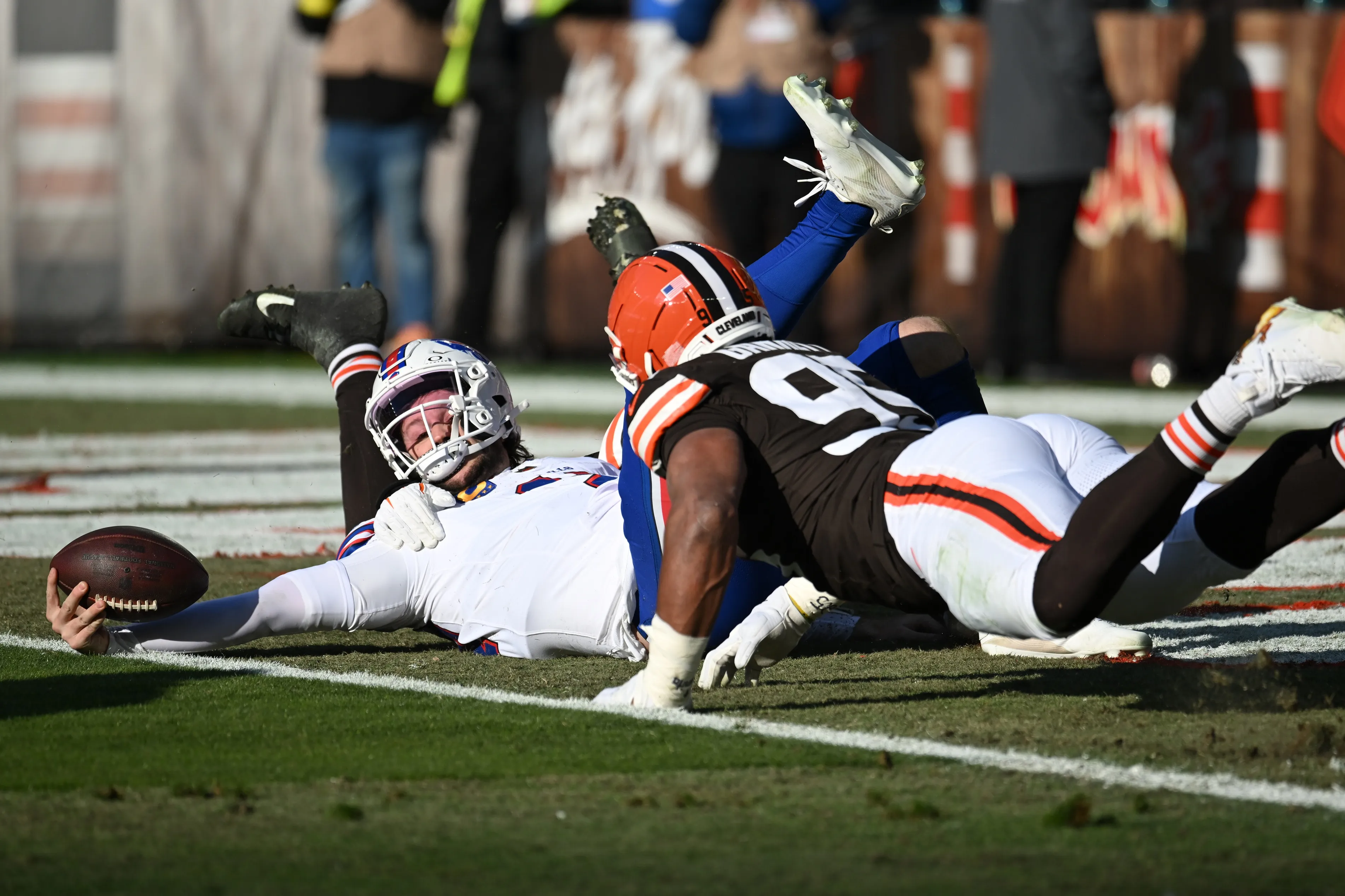 Josh Allen Injury Scare Eases as Bills Maintain Control Against Browns