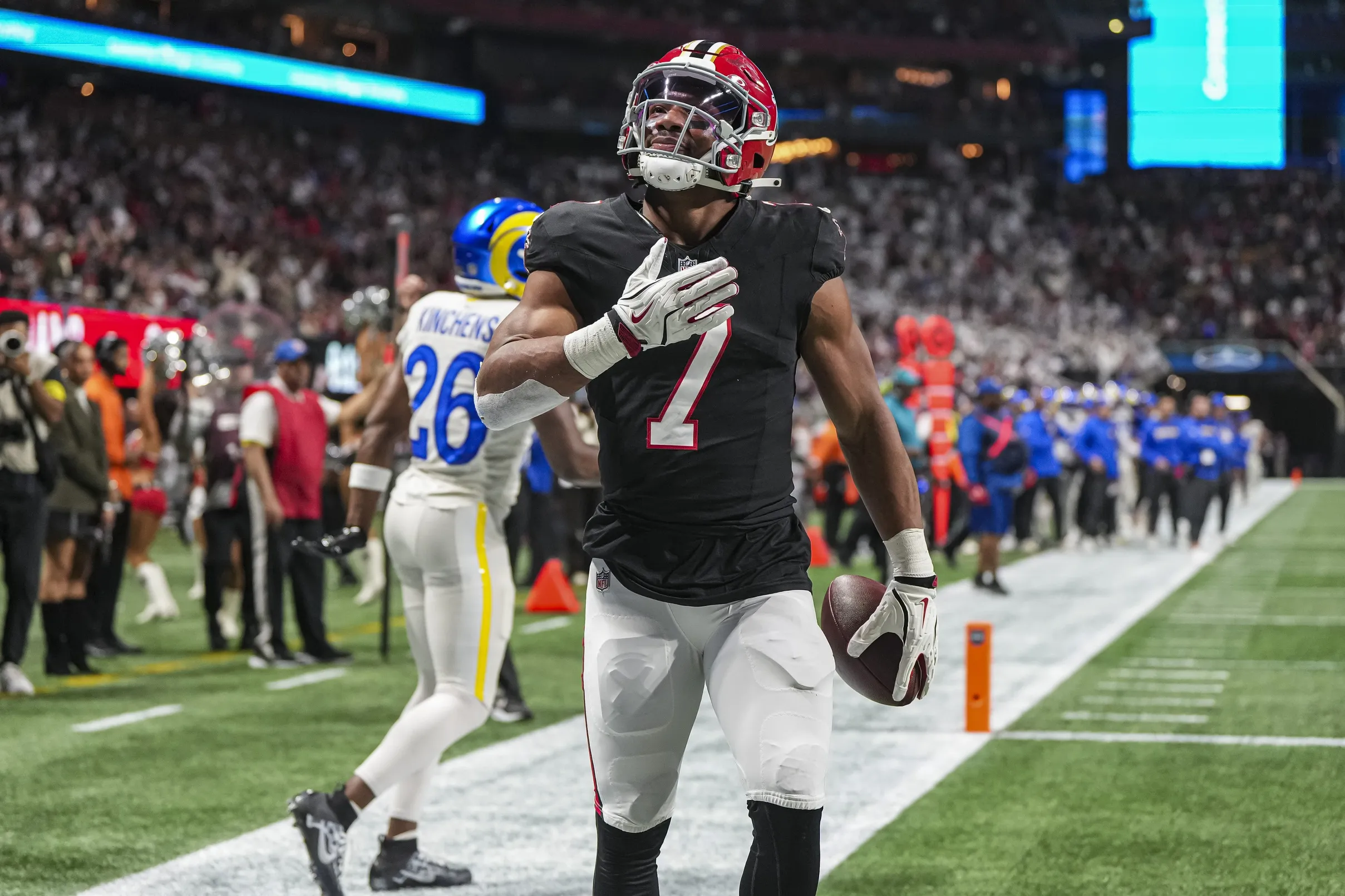 Falcons Edge Rams Behind Bijan Robinson’s Dominance as Injuries Mount