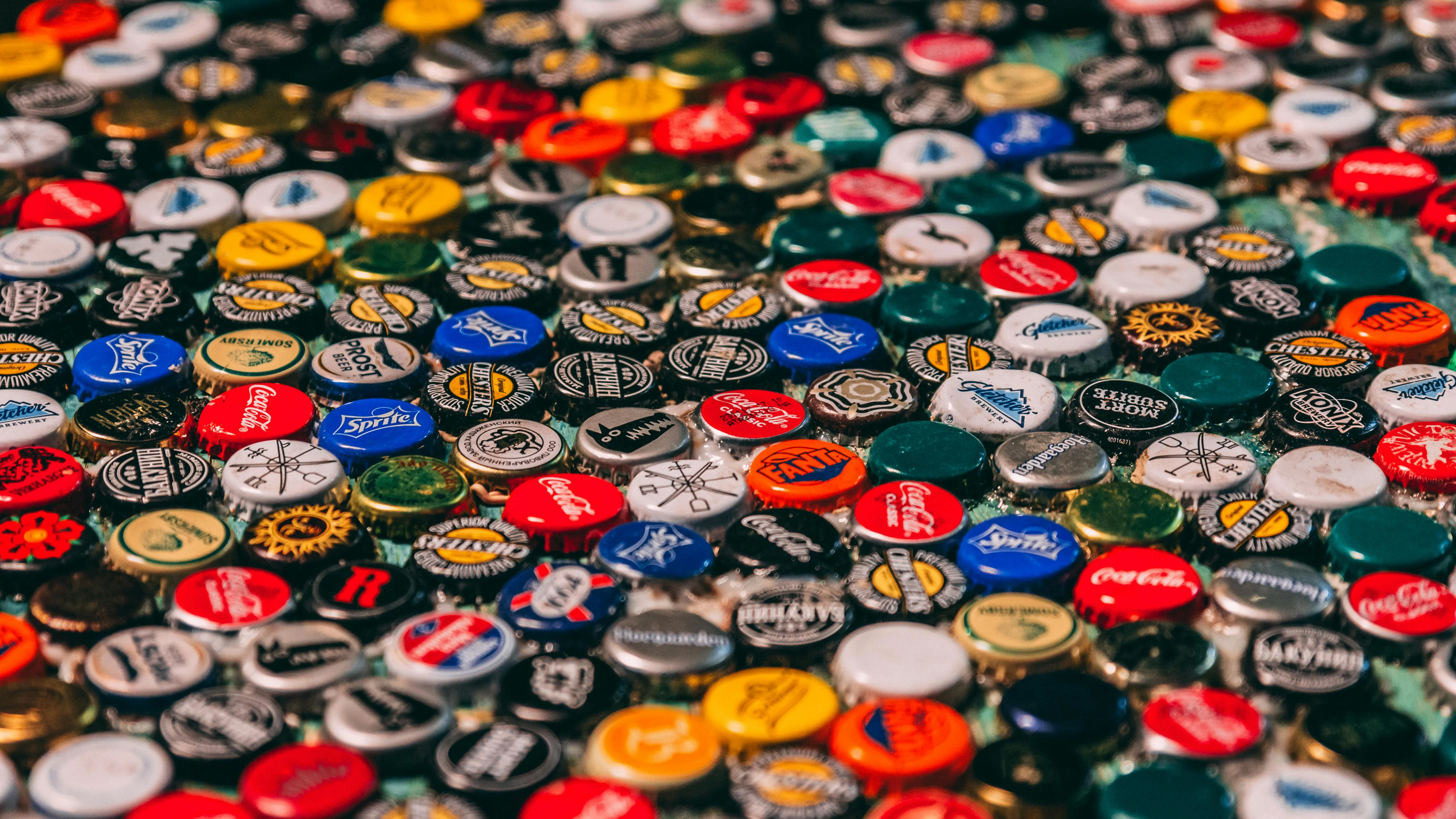 11 Retro Logos Everyone Recognizes Instantly