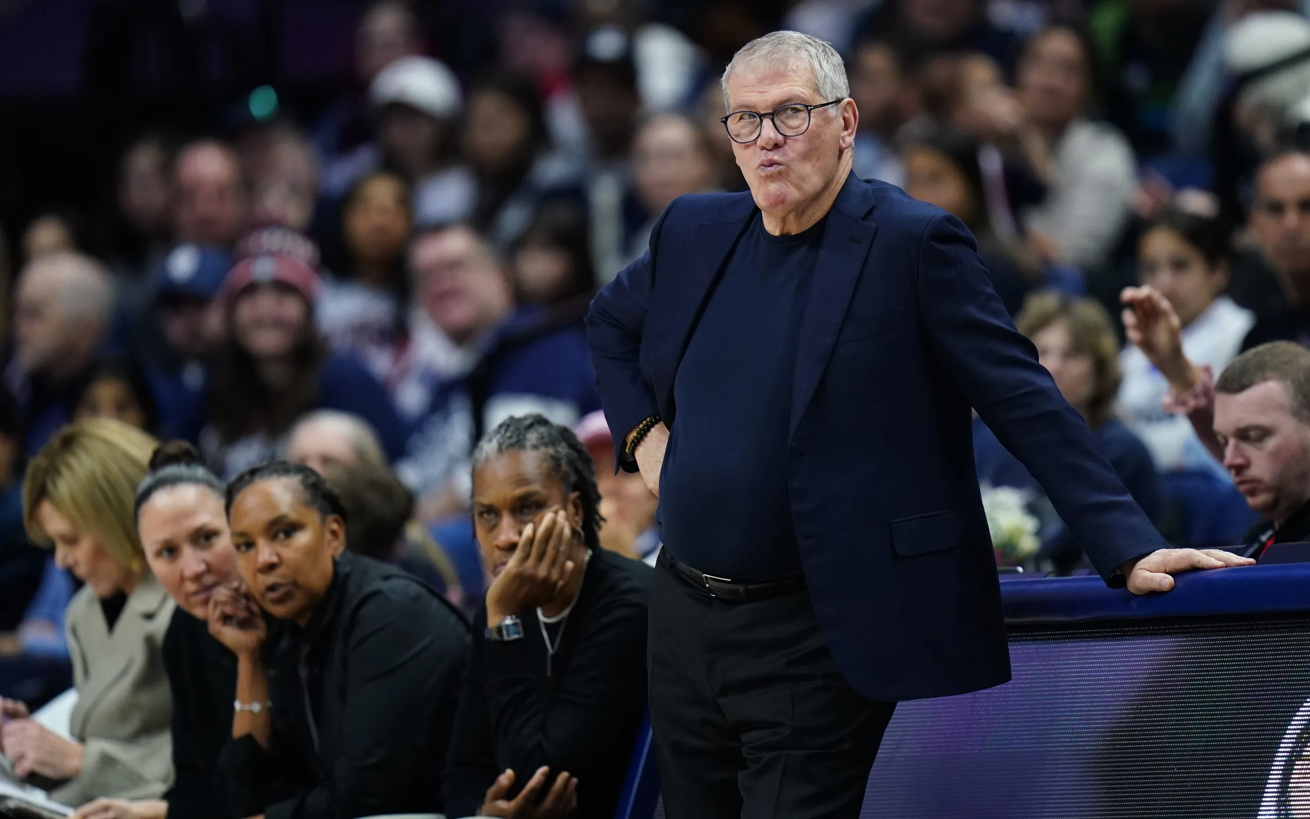 Geno Auriemma Makes History as UConn Remains Unbeaten