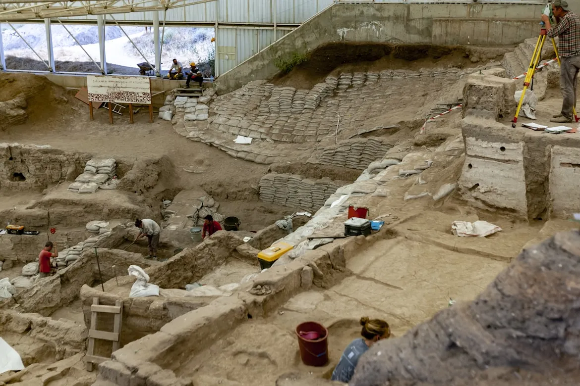 18 Ancient Burial Sites With Unknown DNA
