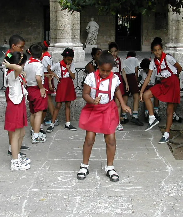 Hopscotch_de_Cubanese.jpg: James Emery from Douglasville, United States derivative work: Dcastor (talk) on Wikimedia Commons