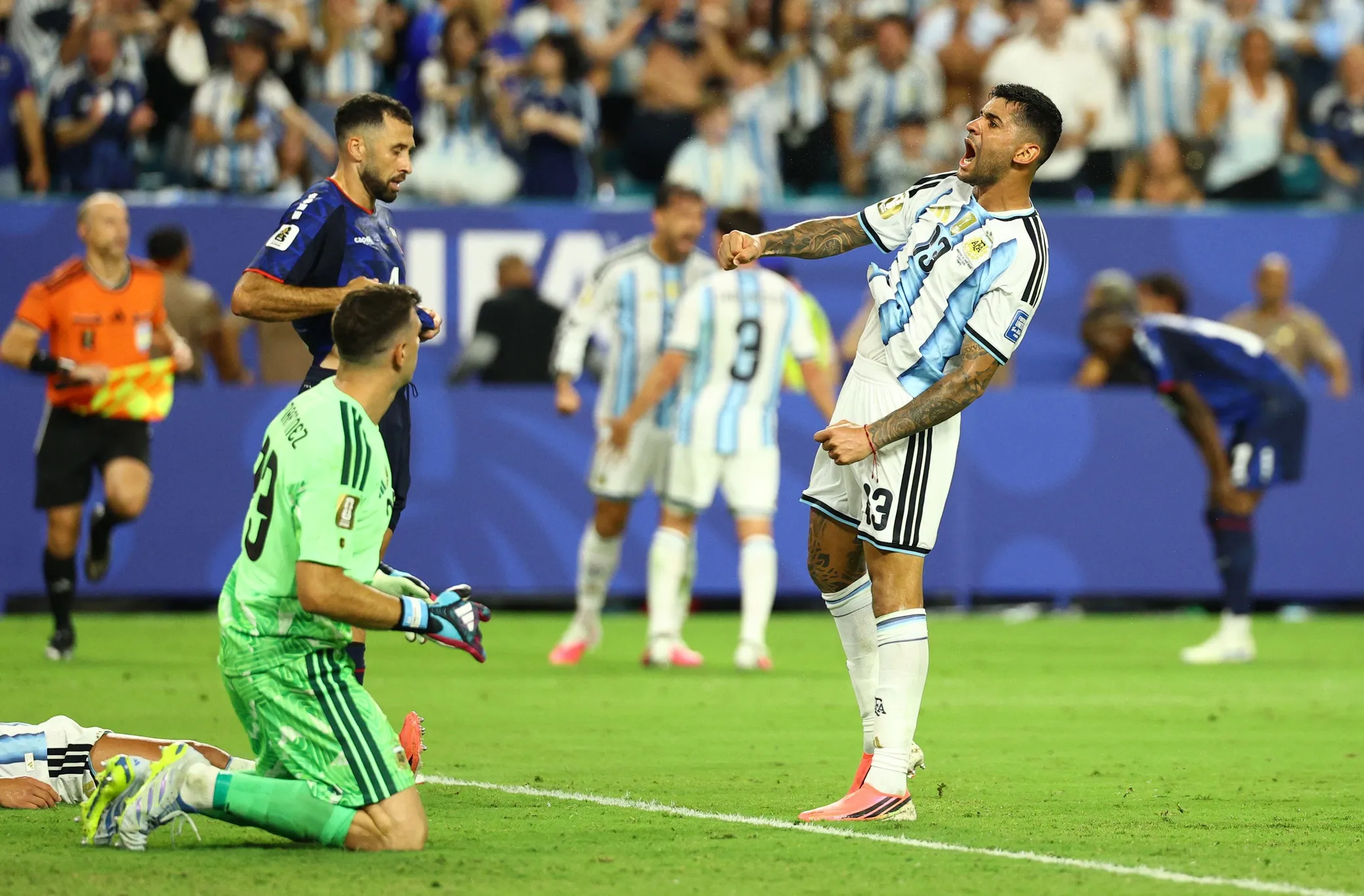 Cristian Romero's Late Heroics Lift Argentina Past Cape Verde in World Cup Drama