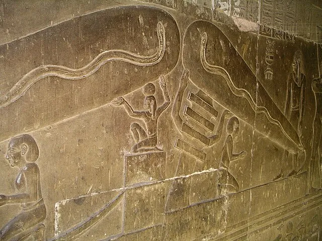 Twthmoses on Wikimedia Commons