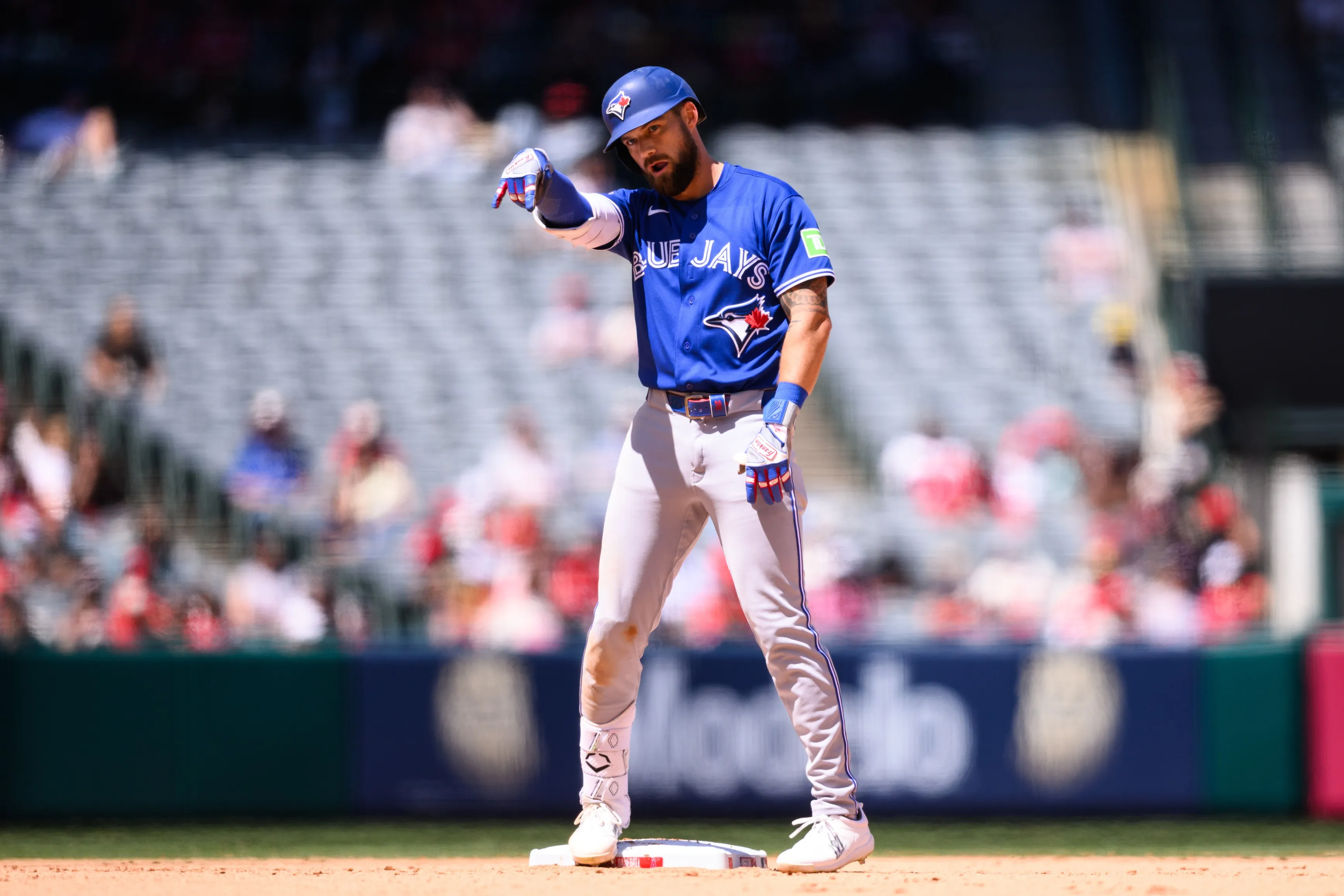 Blue Jays Face Another Injury Concern As Nathan Lukes Exits With Hamstring Issue