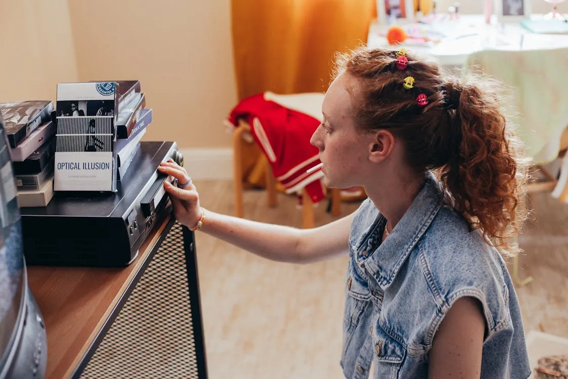 11 Things Everyone Did With a VCR