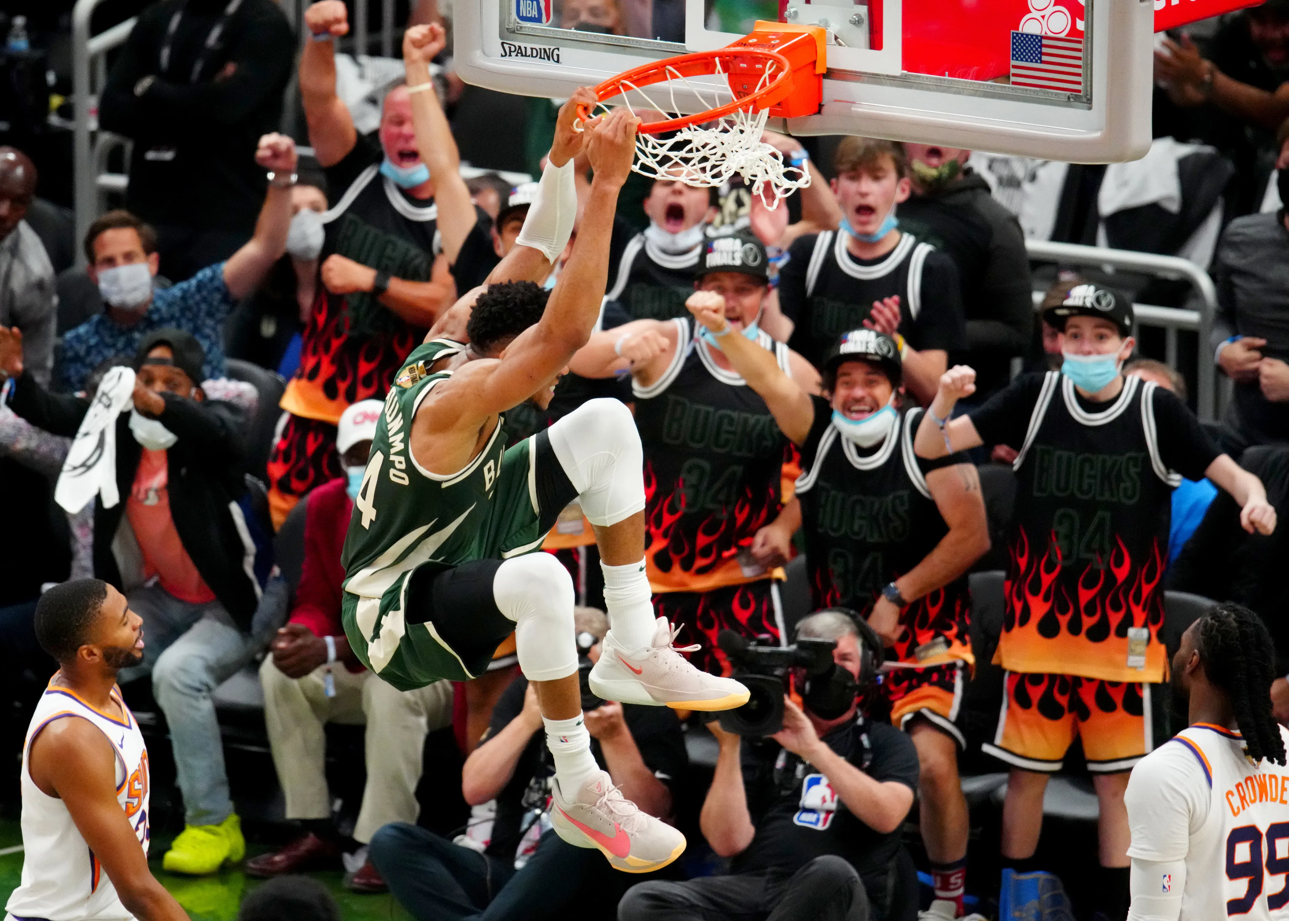 Mark J. Rebilas-Imagn Images