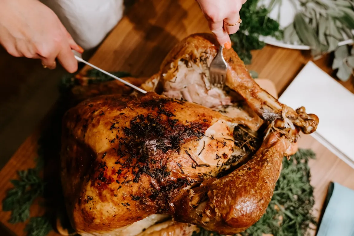 15 Funny Thanksgiving Mishaps Everyone Can Relate To