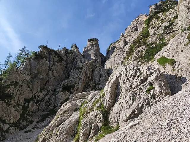 Ajznponar on wikimedia
