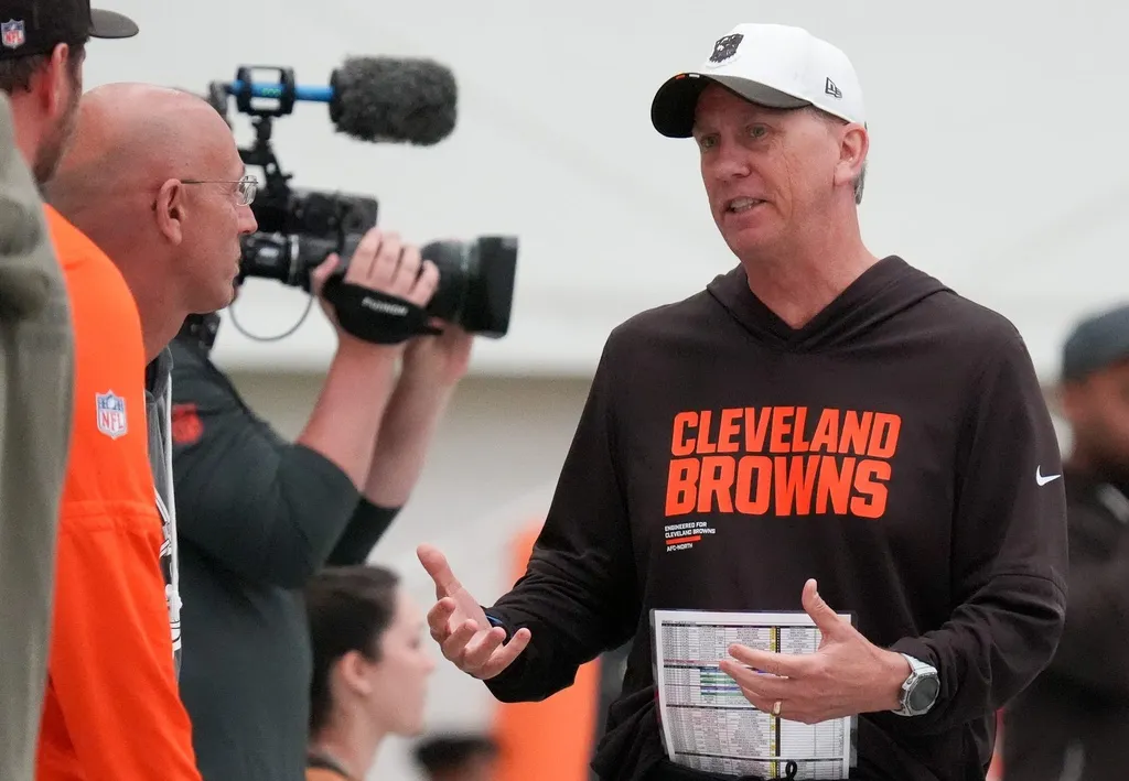 Todd Monken Criticizes Browns QBs After Turnovers During Clean OTAs Drills
