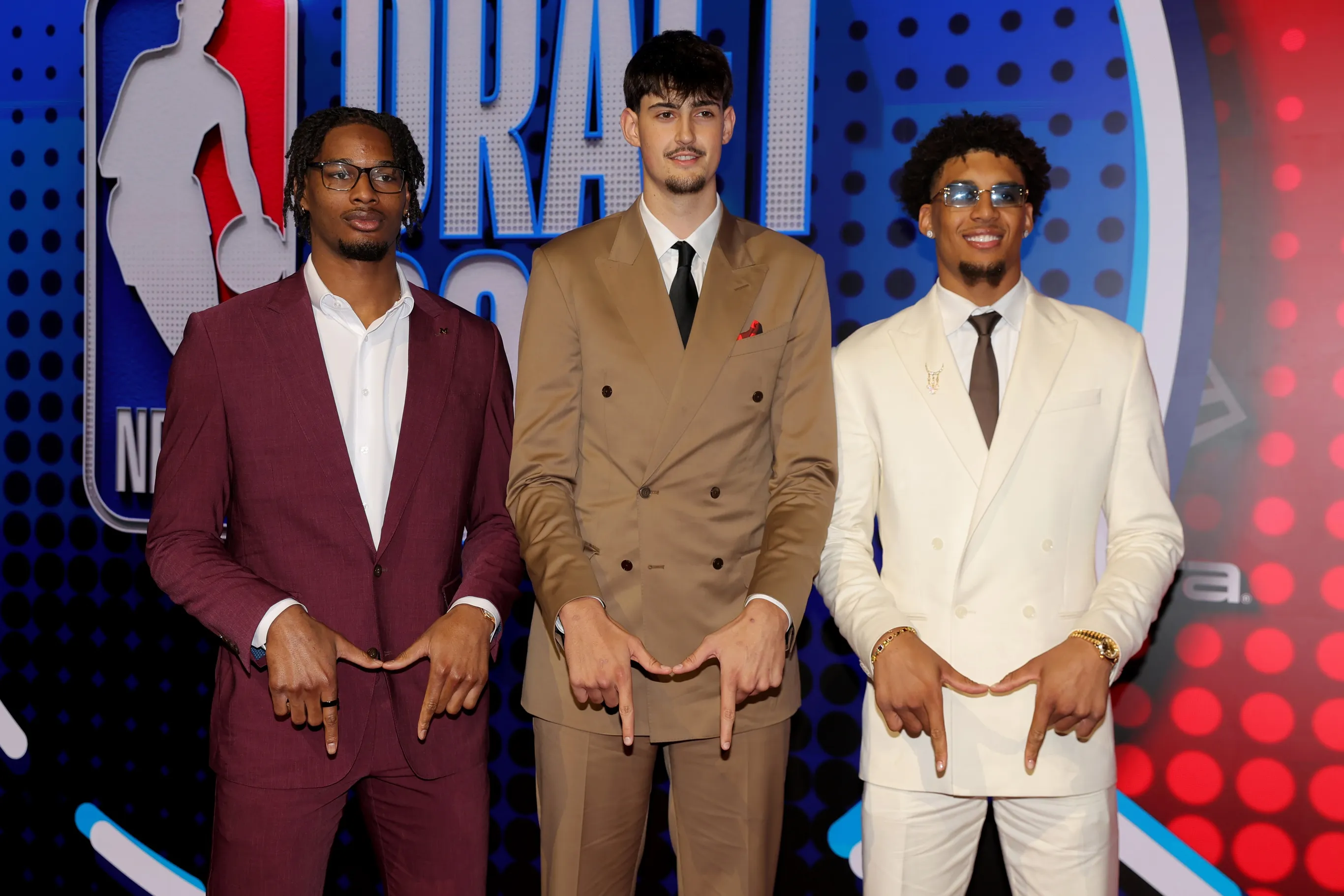 Former Michigan Teammates Share Laughs After Warriors Top Mavericks in Summer League