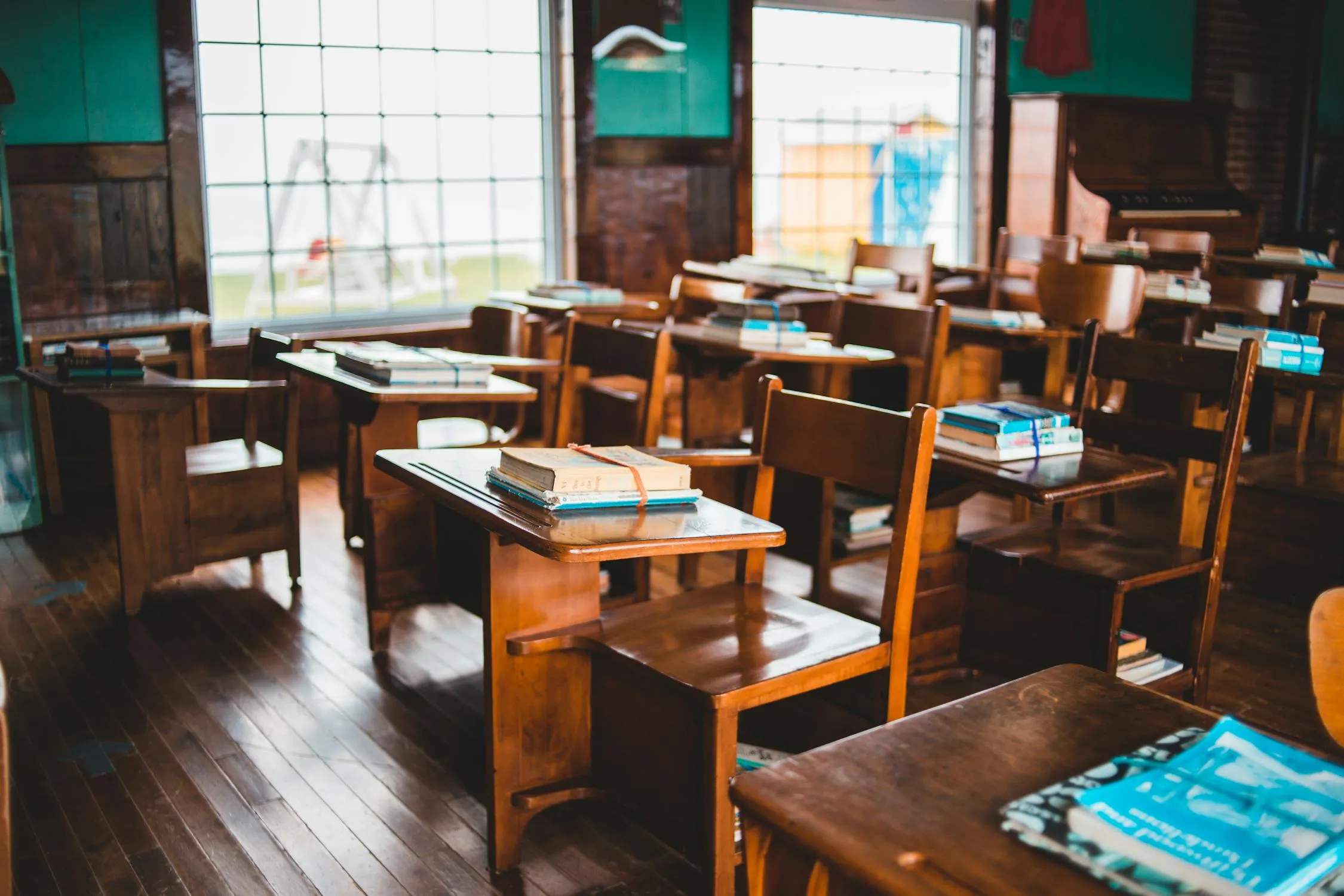 12 Retro School Events from the ’80s That Are Long Gone