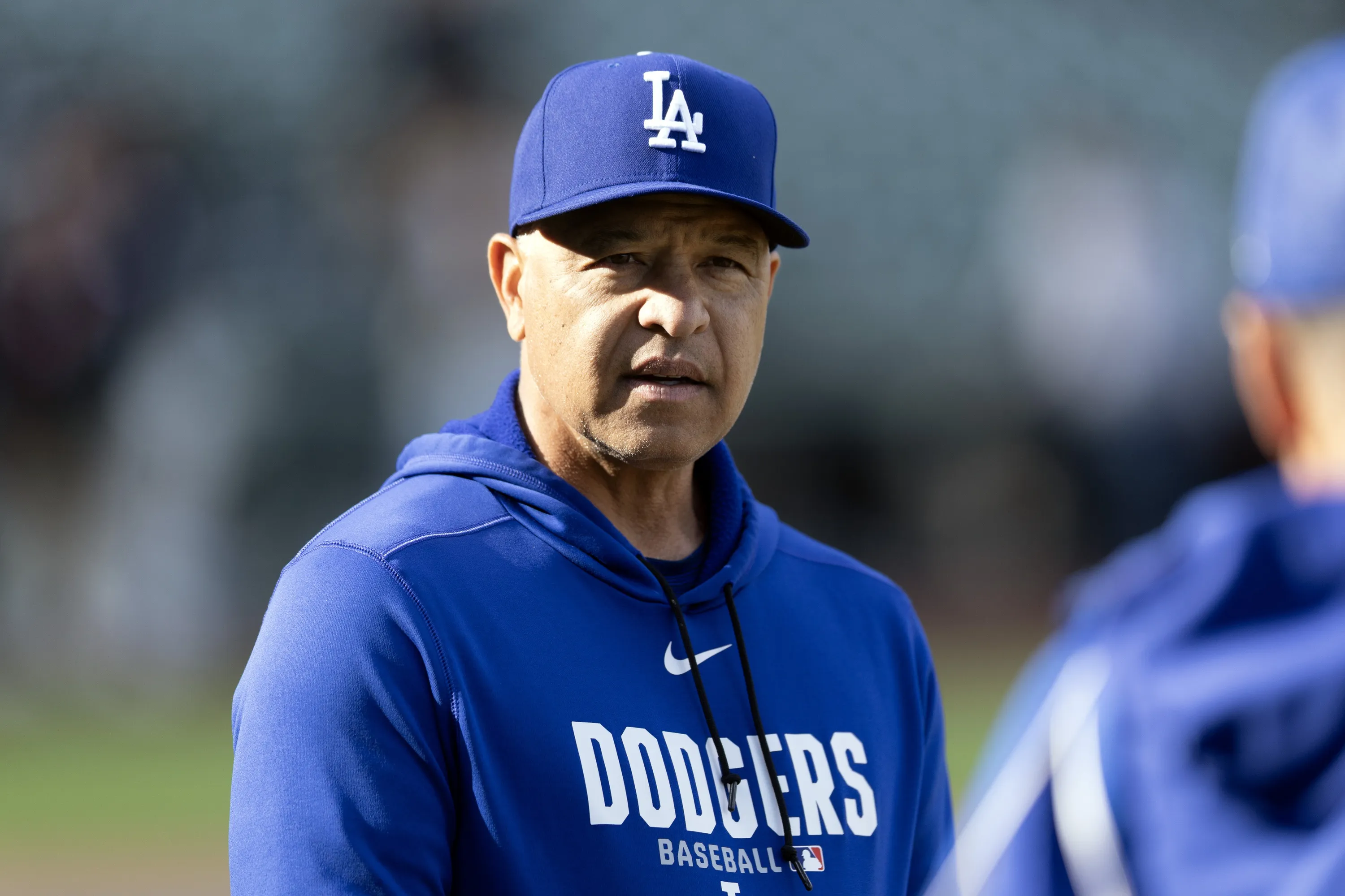 Roberts Keeps Dodgers Steady as NL West Race Tightens with Padres