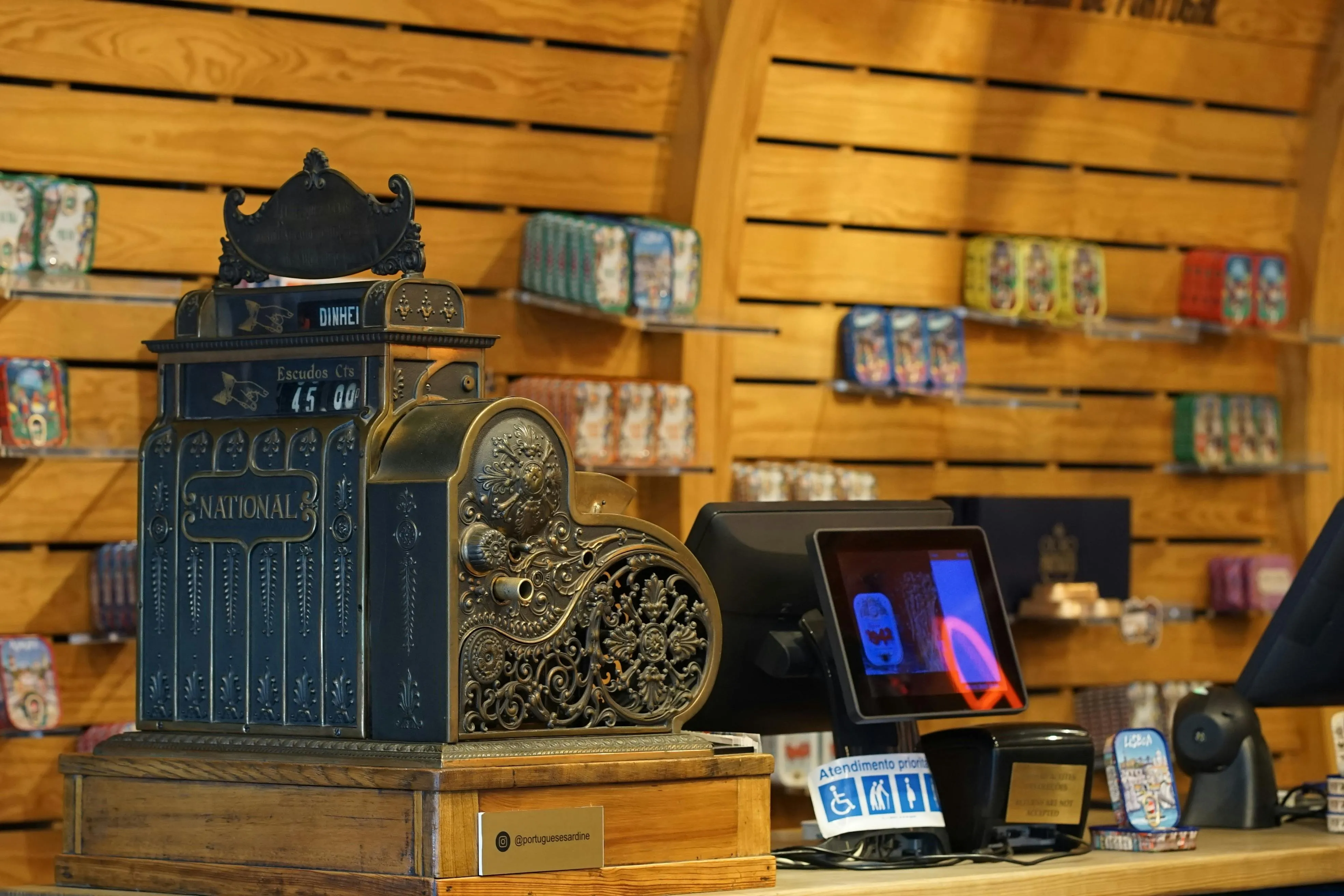 17 Things Every Store Counter Had in the 1950s That Vanished