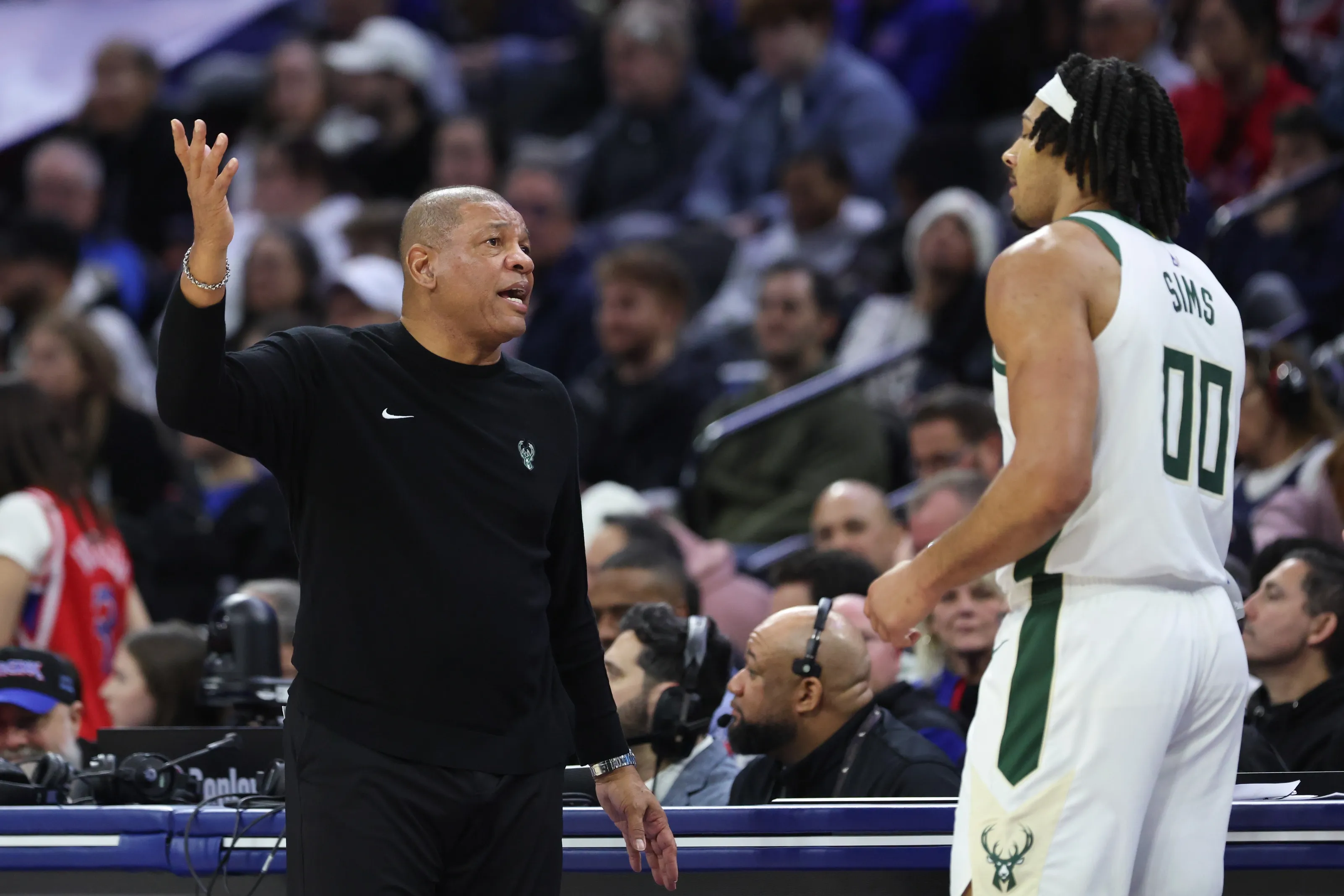 Bucks Falter Without Giannis as 76ers Expose Effort Gaps